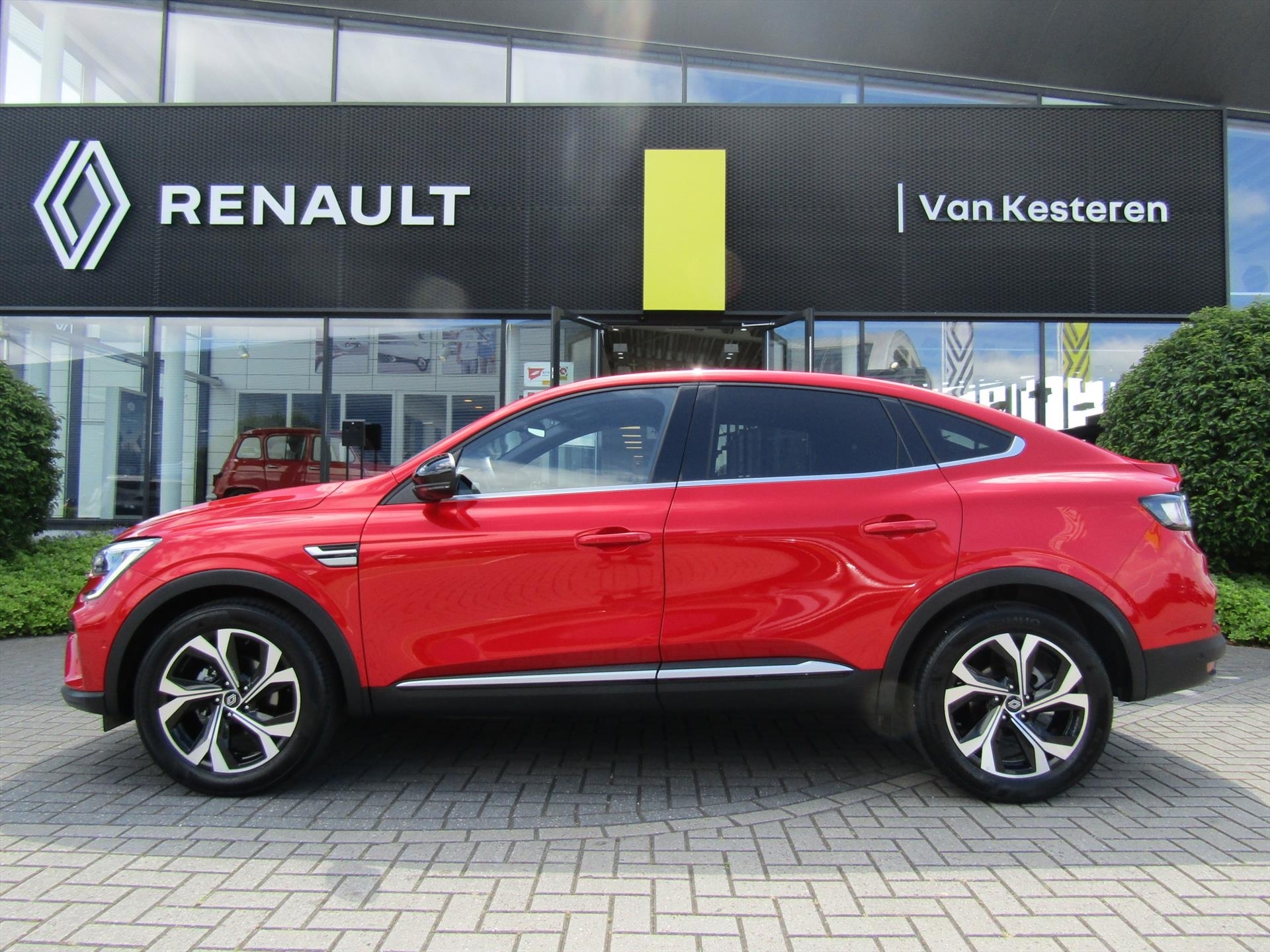 RENAULT Arkana 1.3 Mild Hybrid 140pk EDC Techno / 360gr Camera / Blindspotwarning / Dak Noir Metal