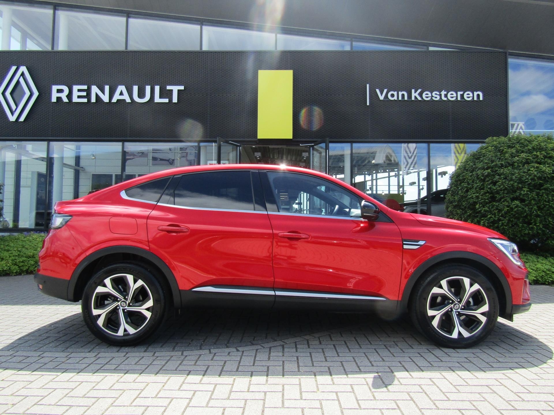 RENAULT Arkana 1.3 Mild Hybrid 140pk EDC Techno / 360gr Camera / Blindspotwarning / Dak Noir Metal