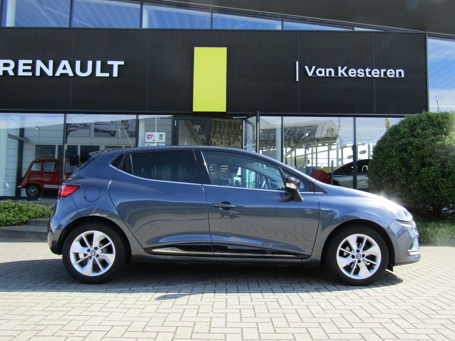 RENAULT Clio TCe 90pk Limited / Navigatie / Climate - Control / Cruise-Control / Lmv