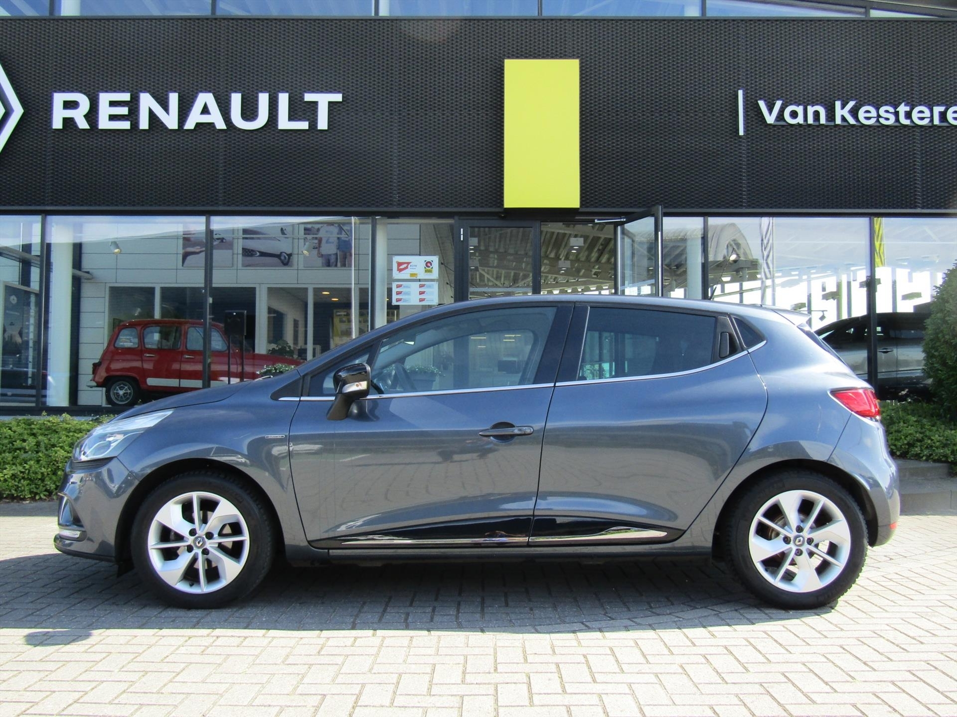 RENAULT Clio TCe 90pk Limited / Navigatie / Climate - Control / Cruise-Control / Lmv