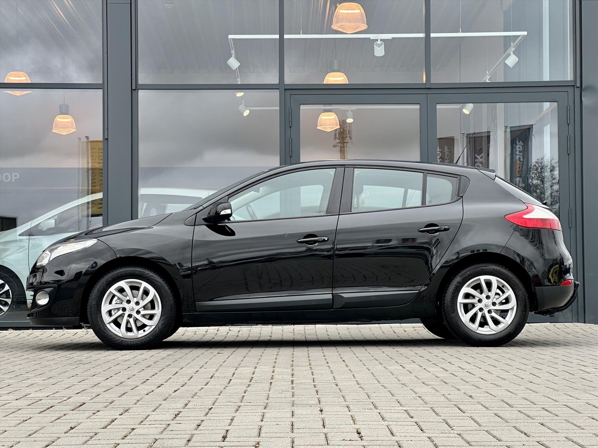 RENAULT Megane 1.2 Energy TCe 115 Expression | Trekhaak | PDC | Airco | PDC | NL Auto |