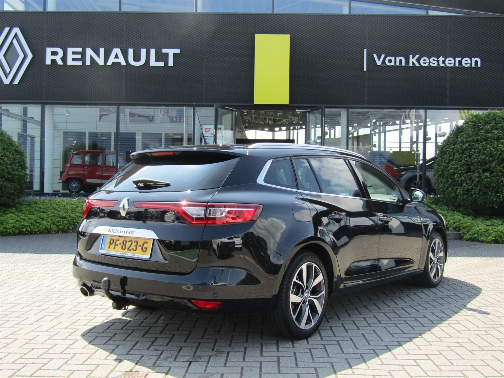 RENAULT Mégane Estate 1.2 TCe 130pk Bose / Trekhaak / Navigatie / Camera / Blindspot