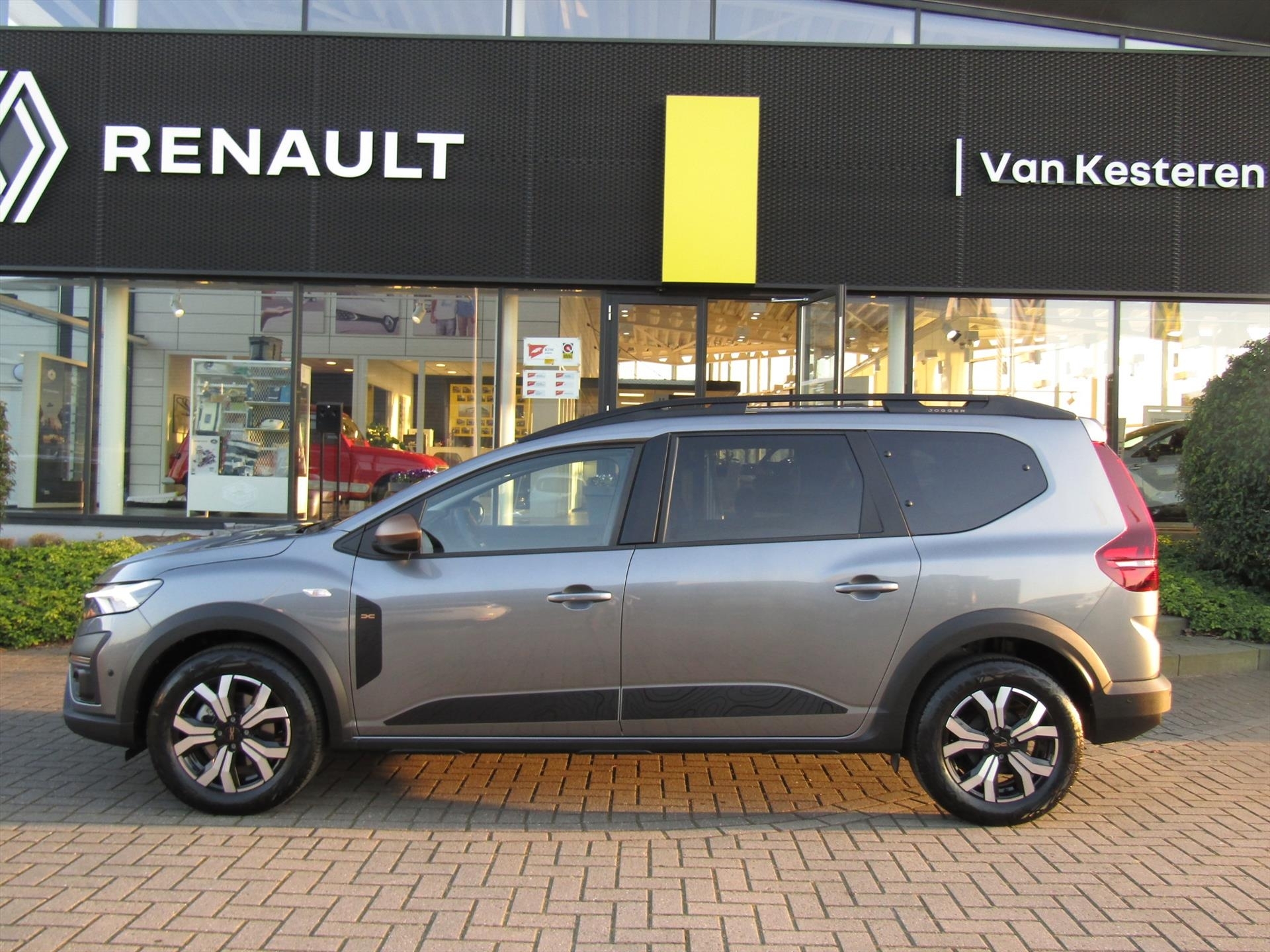 DACIA Jogger 1.0 TCe 110pk 7pl Extreme / Navigatie / Camera / Blindspotwarning