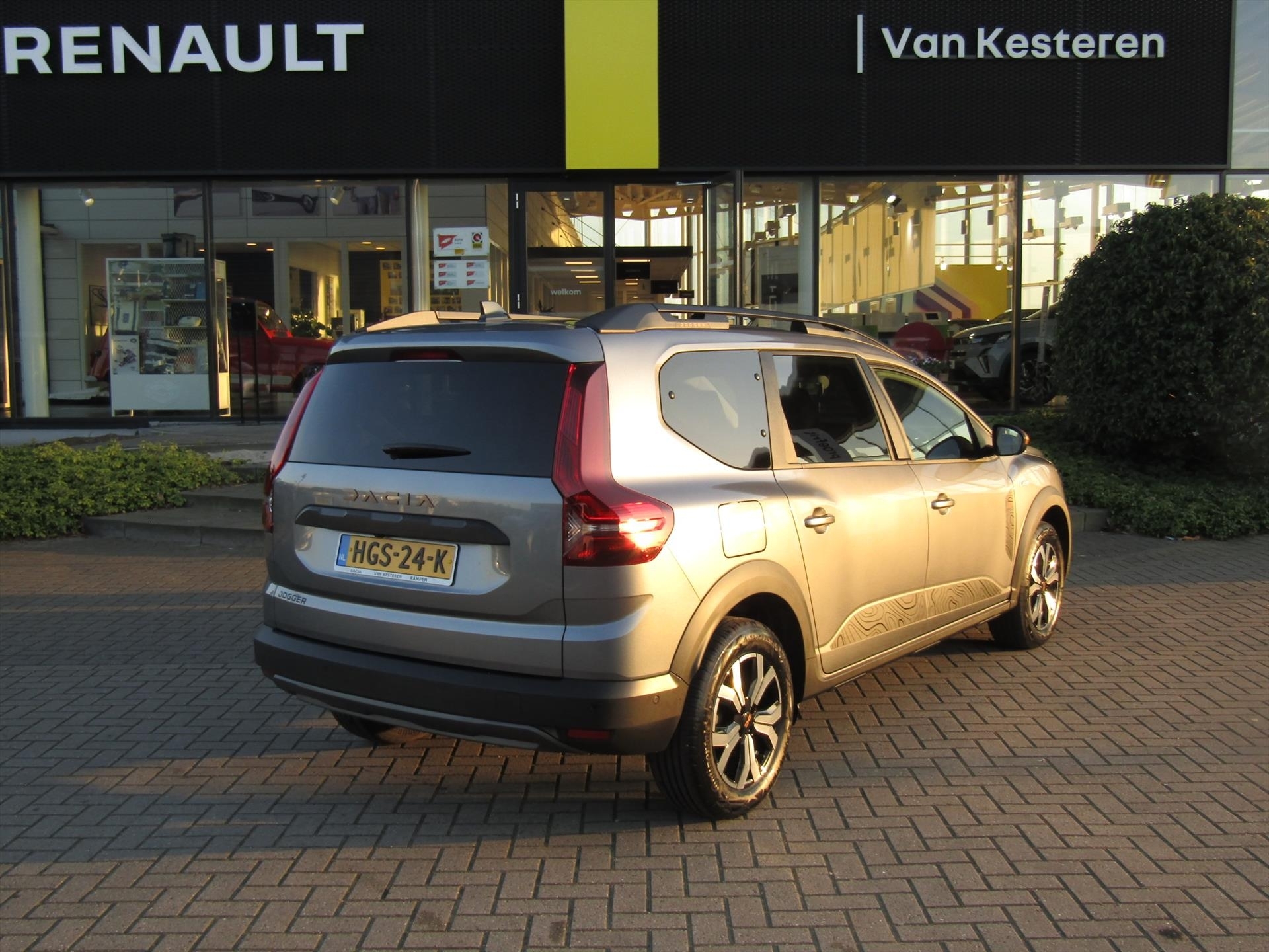 DACIA Jogger 1.0 TCe 110pk 7pl Extreme / Navigatie / Camera / Blindspotwarning