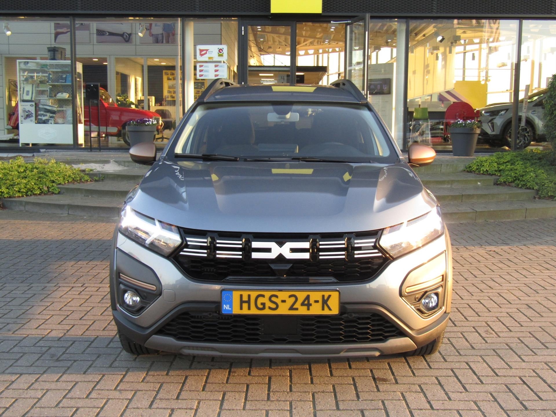 DACIA Jogger 1.0 TCe 110pk 7pl Extreme / Navigatie / Camera / Blindspotwarning