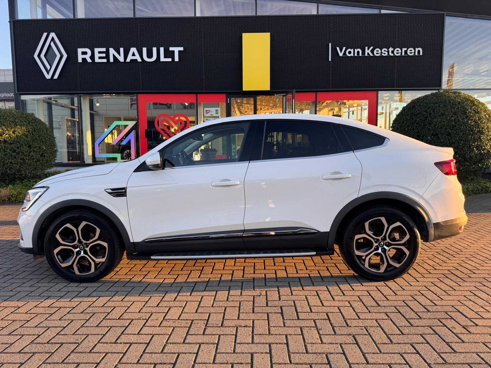 Renault Arkana 1.3 Mild Hybrid 140pk EDC Techno / Camera / Navigatie 9,3'' / 1/2 Leder 