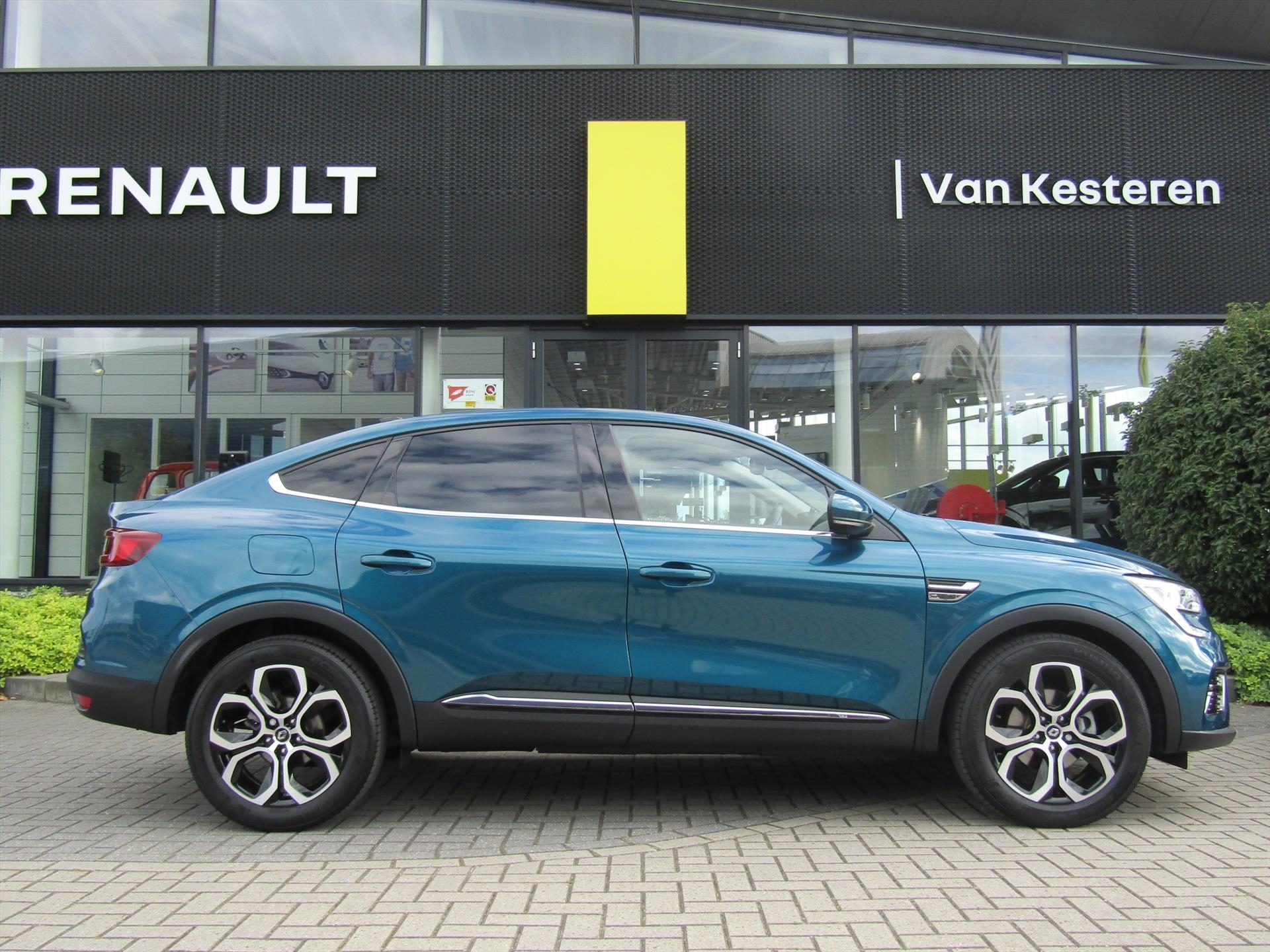 RENAULT Arkana 1.6 E-TECH Hybrid 145pk Aut Intens / Trekhaak / Navigatie / Camera / Blindspot Warning