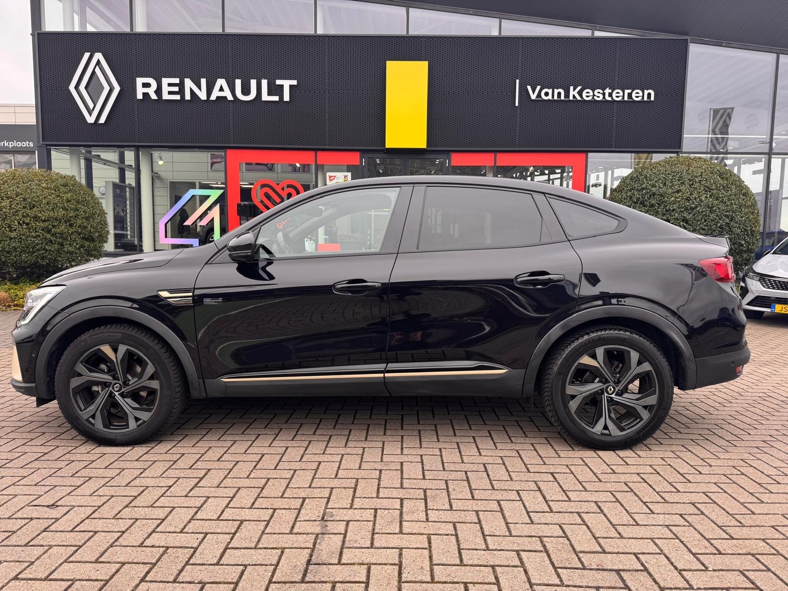 RENAULT Arkana 1.6 E-TECH Hybrid E-Tech Engineered / Trekhaak / Camera / Stoelverwarming