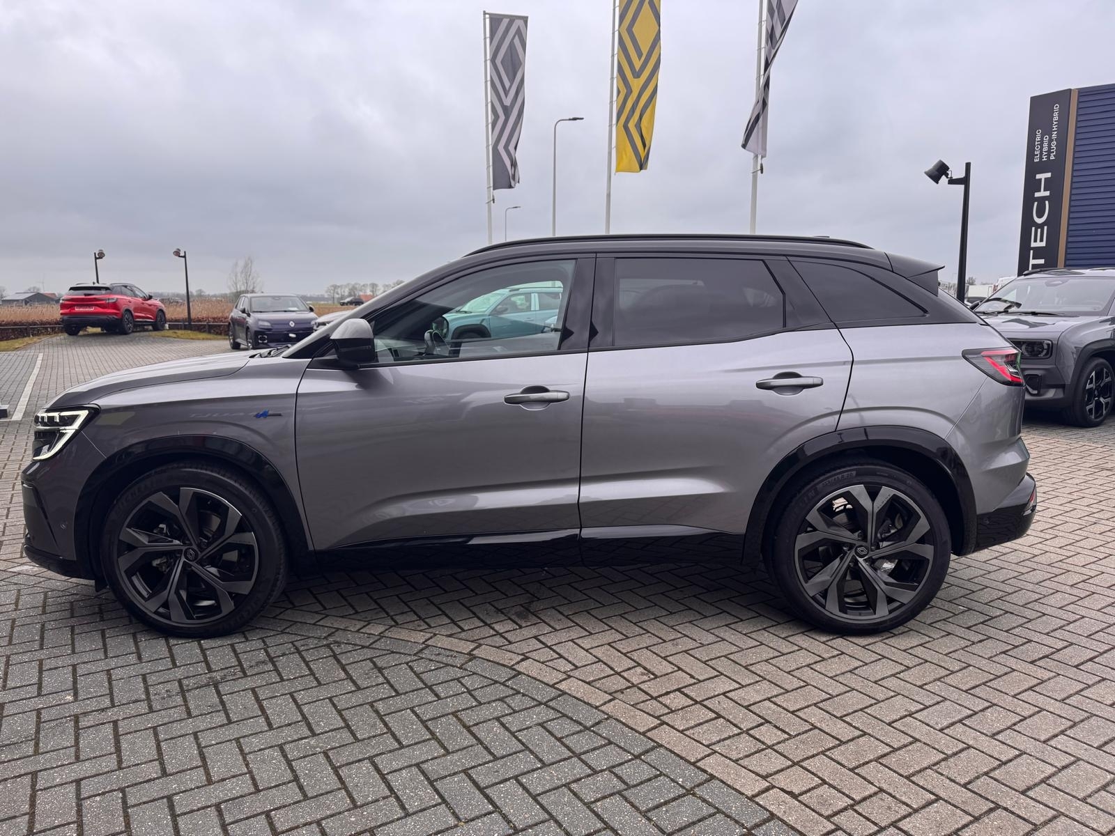 RENAULT Austral 1.2 E-Tech Full Hybrid 200pk esprit Alpine / Elek. achterklep / Camera / 1500 KG Trekgewicht / Navigatie