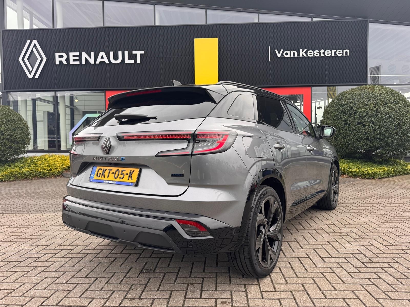 RENAULT Austral 1.2 E-Tech Full Hybrid 200pk esprit Alpine / Elek. achterklep / Camera / 1500 KG Trekgewicht / Navigatie