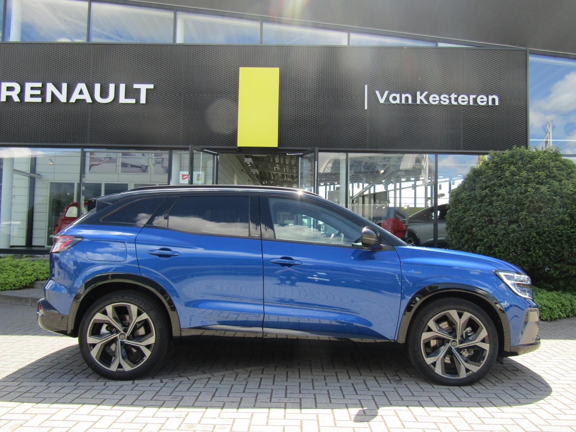 RENAULT Austral 1.2 E-Tech Full Hybrid 200pk Iconic esprit Alpine / 4 Control / Pack Winter / Elektrische Achterklep
