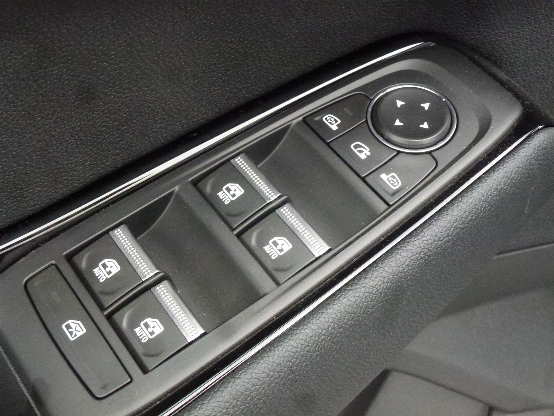 RENAULT Austral 1.2 Mild Hybrid Advanced 130pk Techno / Trekhaak / Navigatie / Camera / Pack Winter / 4-S Banden