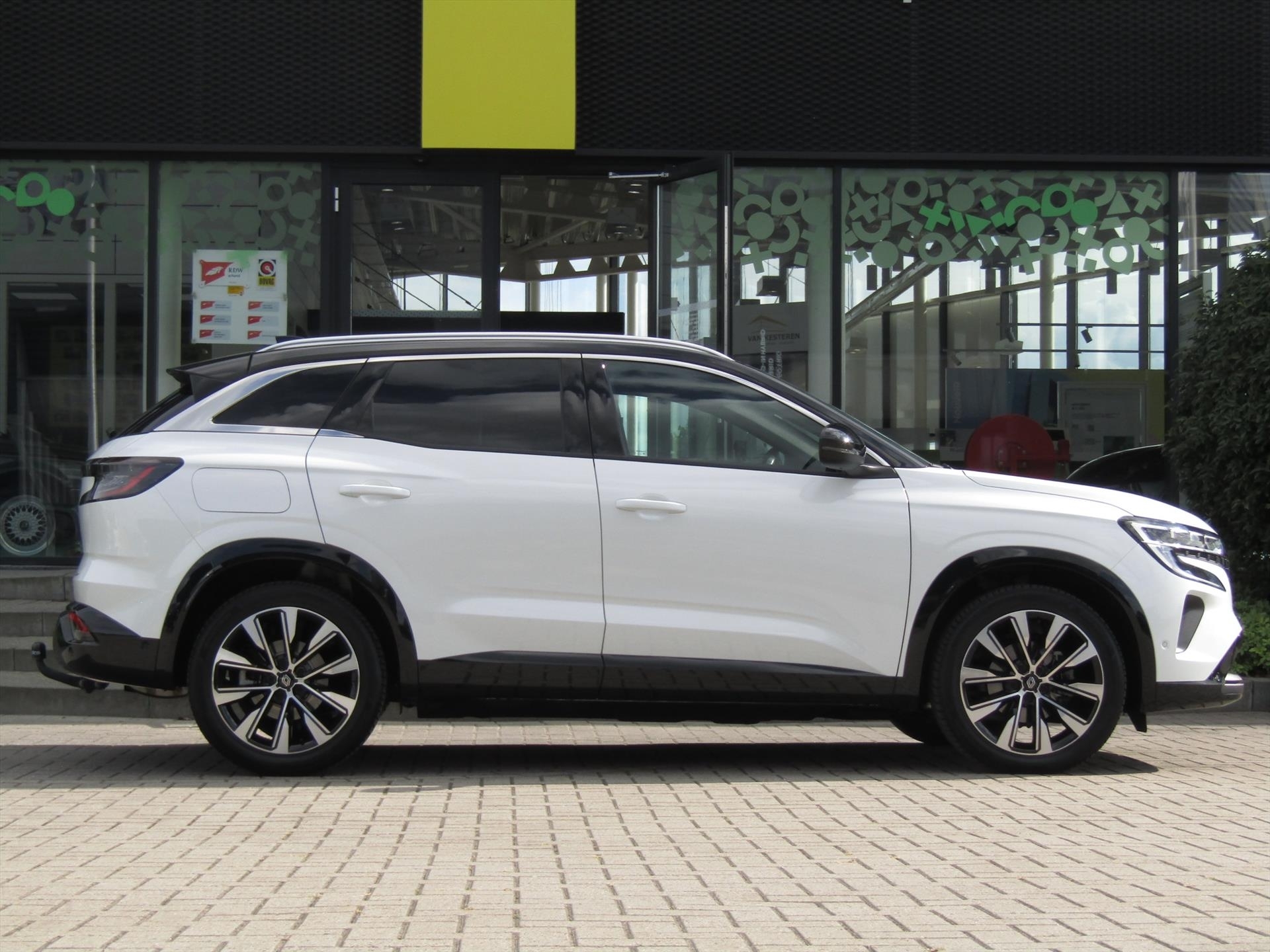 Renault Austral 130pk Mild hybrid Techno / Trekhaak / Navigatie / Camera / Pack Winter / 4-S Banden / 1.500kg trekgew. 