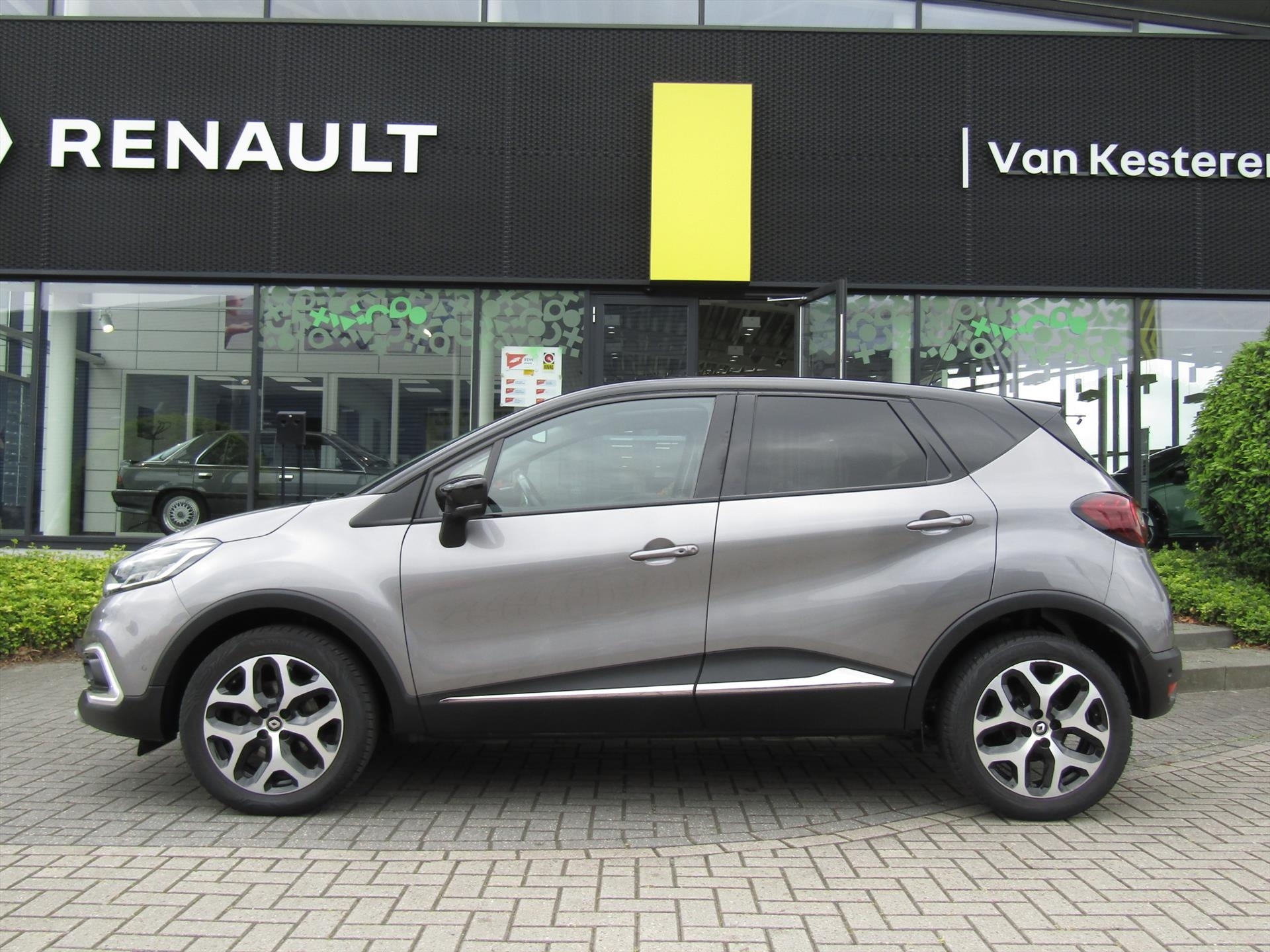 Renault Captur dCi 90pk Intens / Trekhaak / Panoramadak / Navigatie / Camera / Blindspot Warning