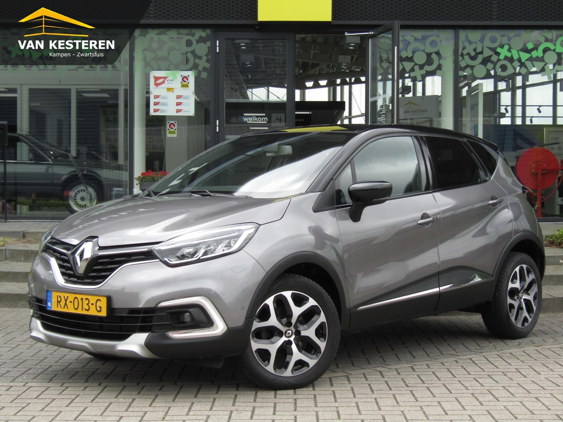 Renault Captur dCi 90pk Intens / Trekhaak / Panoramadak / Navigatie / Camera / Blindspot Warning