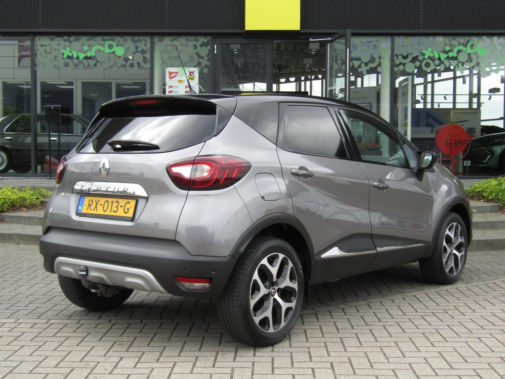 Renault Captur dCi 90pk Intens / Trekhaak / Panoramadak / Navigatie / Camera / Blindspot Warning