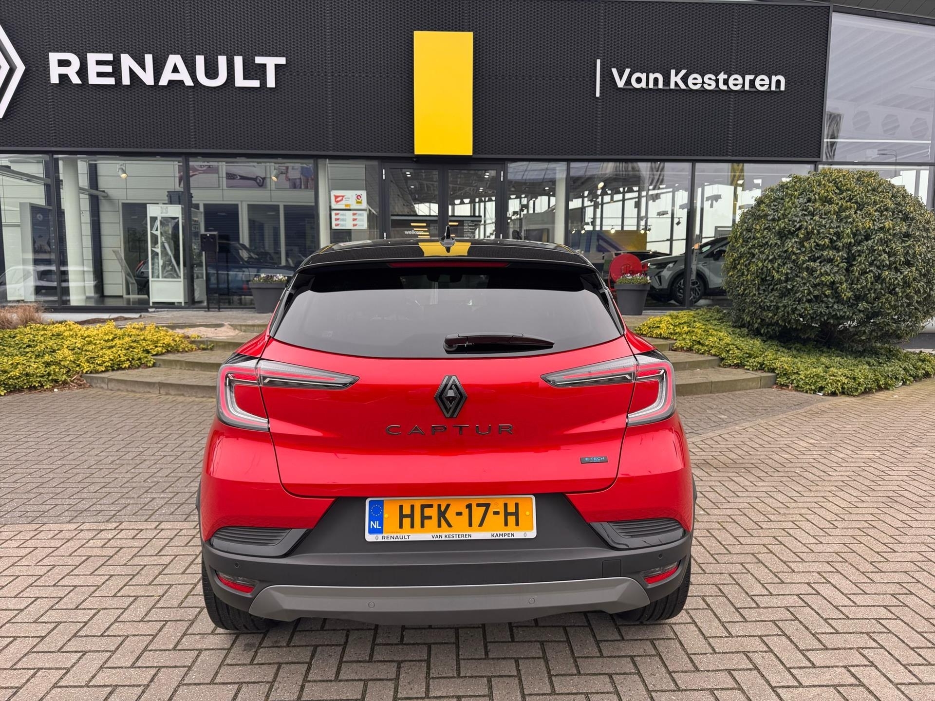 RENAULT Captur E-Tech full hybrid 145pk Aut Esprit Alpine/ Camera/ ACC/ Demoauto vraag naar de kilometerstand en beschikbaarheid