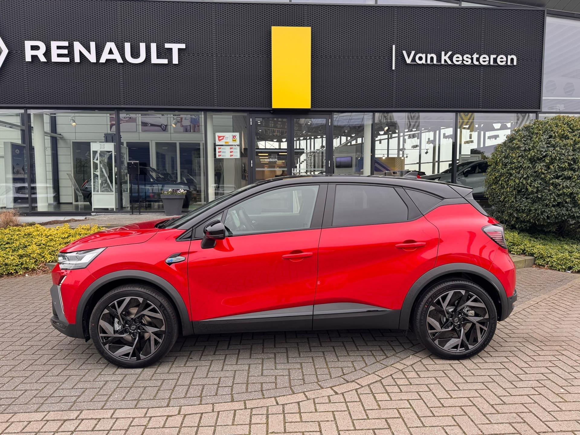 RENAULT Captur E-Tech full hybrid 145pk Aut Esprit Alpine/ Camera/ ACC/ Demoauto vraag naar de kilometerstand en beschikbaarheid