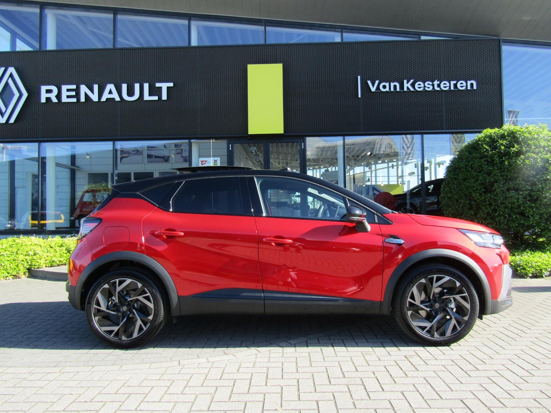 RENAULT Captur E-Tech full hybrid 145pk Aut Esprit Alpine / Schuif-Kanteldak / Nu Uit Voorraad Rijklaar 38.342,-