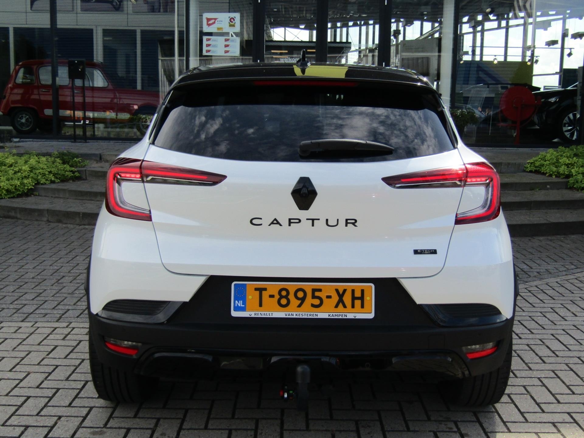 RENAULT Captur E-Tech Hybrid 145pk Aut Rive Gauche / Trekhaak / Navigatie / Camera / 1e eigenaar / Nieuwstaat
