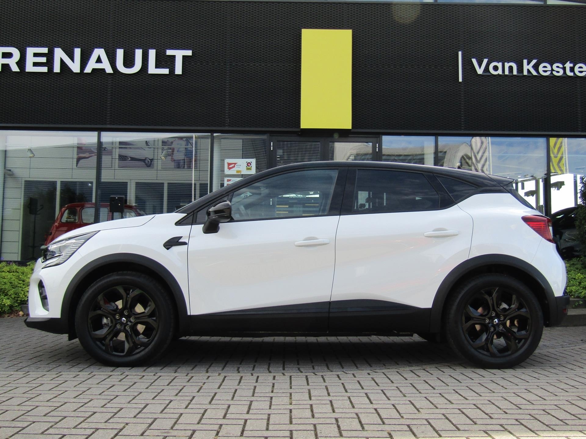 RENAULT Captur E-Tech Hybrid 145pk Aut Rive Gauche / Trekhaak / Navigatie / Camera / 1e eigenaar / Nieuwstaat