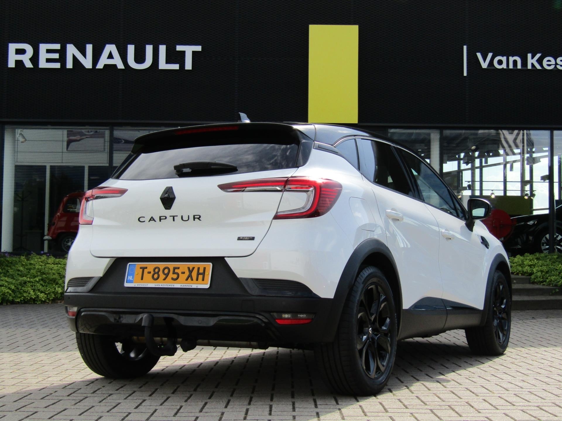 RENAULT Captur E-Tech Hybrid 145pk Aut Rive Gauche / Trekhaak / Navigatie / Camera / 1e eigenaar / Nieuwstaat