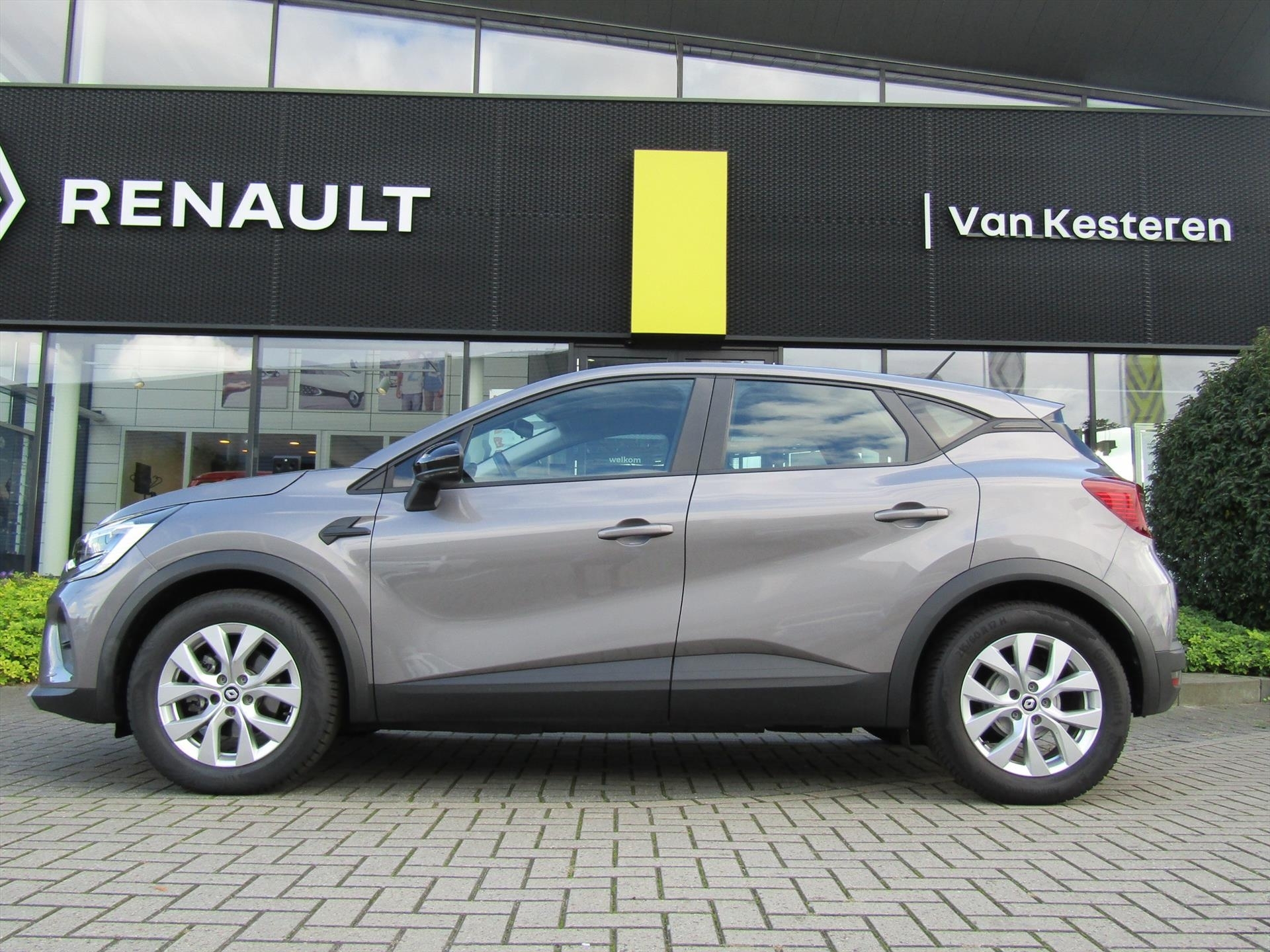 RENAULT Captur E-Tech Hybrid 145pk  / Trekhaak / Navigatie / Camera / 4 Seizoen banden