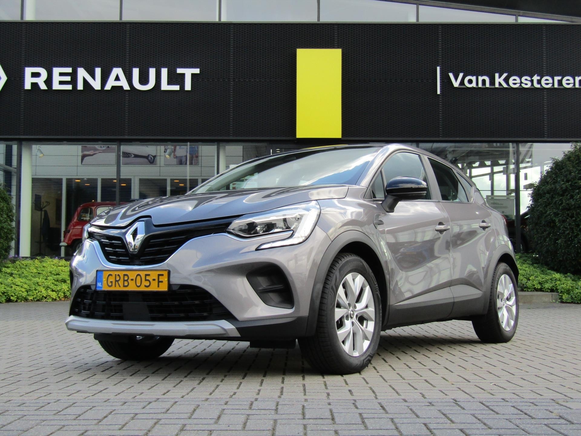 RENAULT Captur E-Tech Hybrid 145pk  / Trekhaak / Navigatie / Camera / 4 Seizoen banden