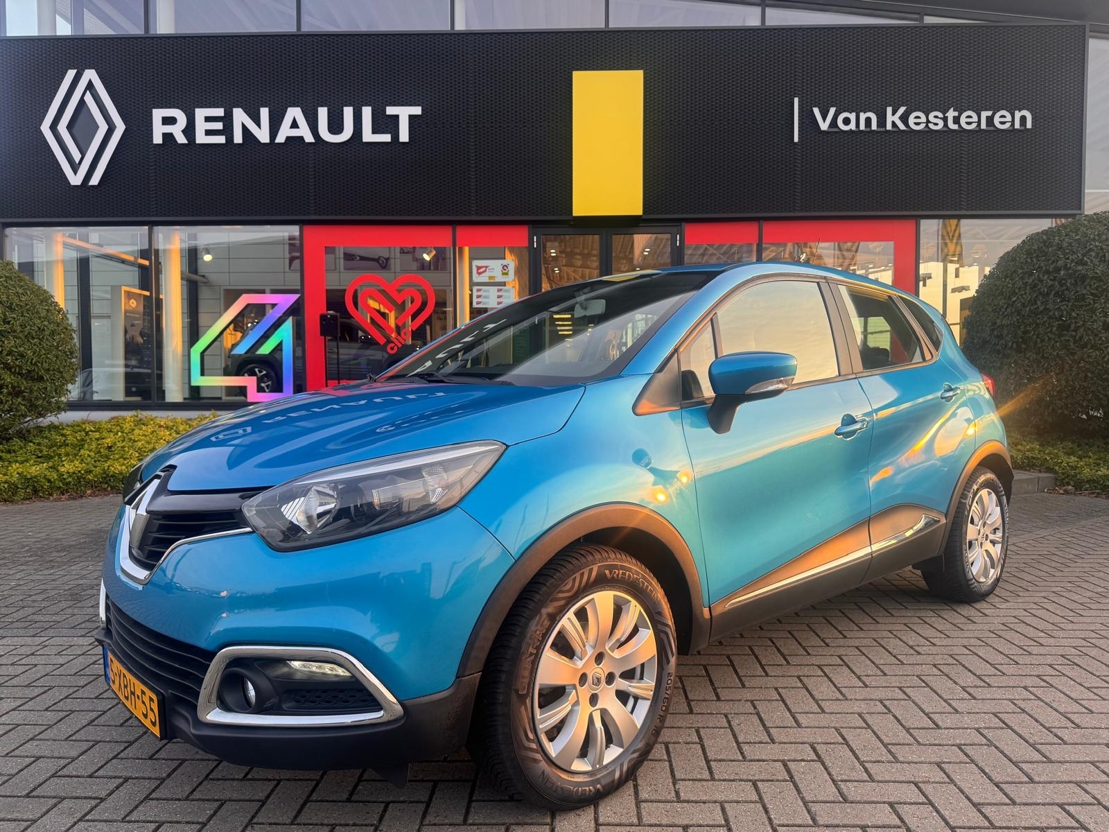 RENAULT Captur Energy TCe 90PK S&S Expression / Airco / NL-Auto 
