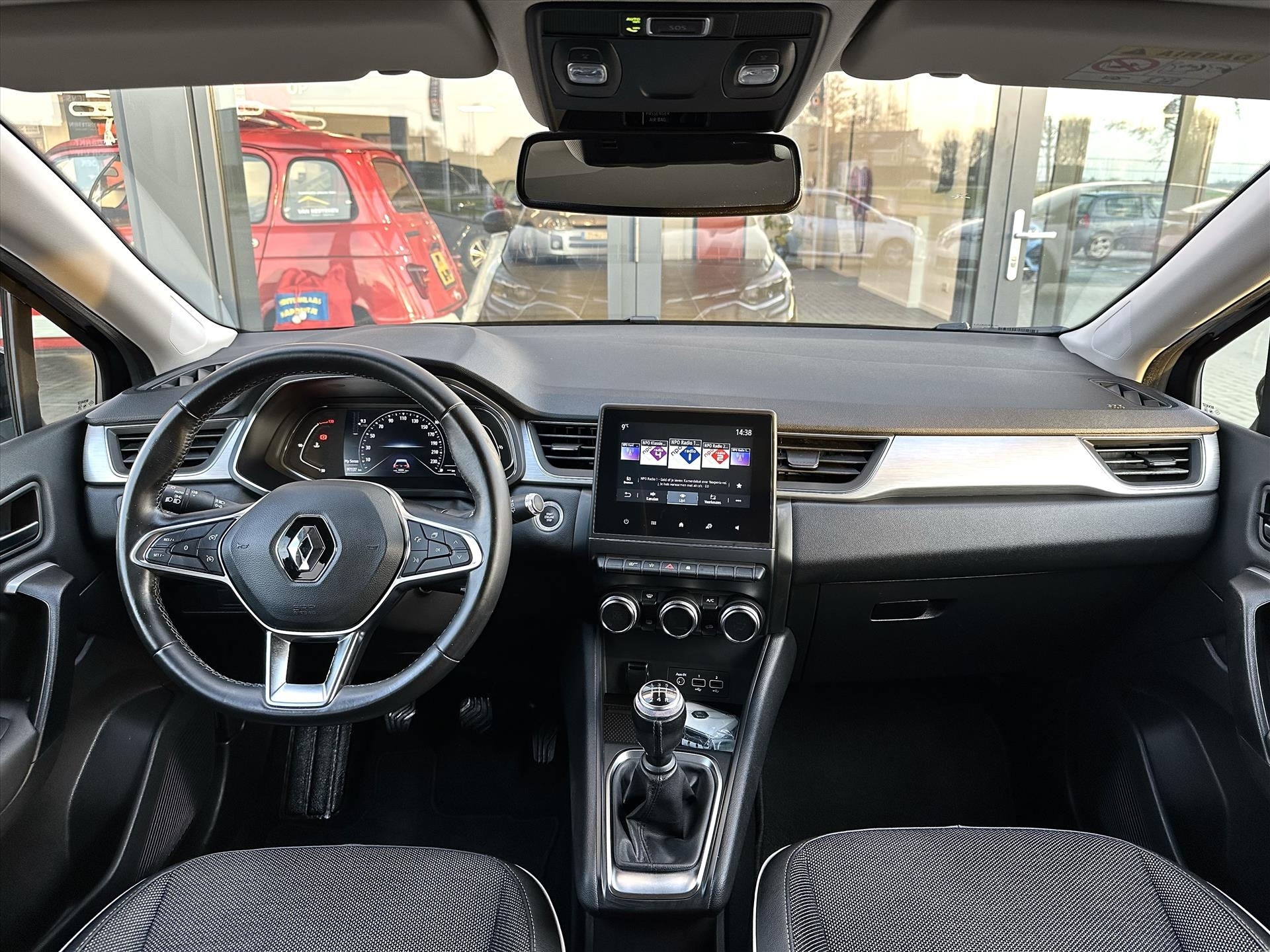 RENAULT Captur TCe 101pk Intens | Trekh. | Apple Carplay | Keyless | LED | PDC | NL Auto | 