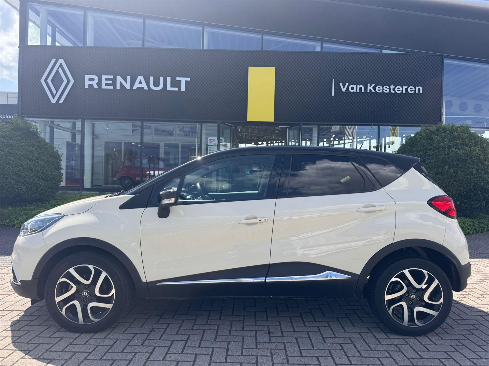 RENAULT Captur TCe 120pk EDC Dynamique / Clima / Navi / PDC / LMV