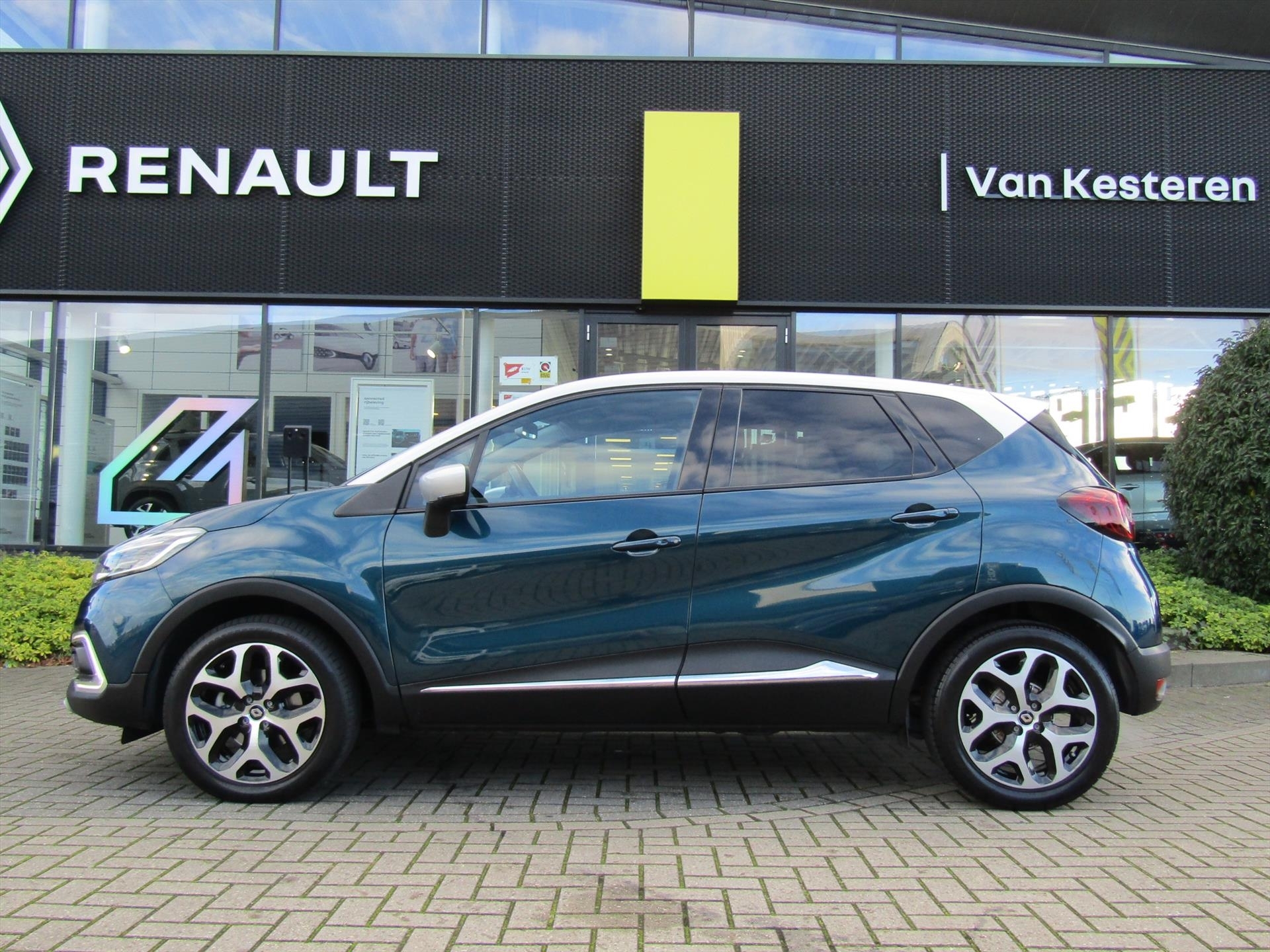 Renault Captur TCe 120pk Edition One / Trekhaak / R-Link Navigatie / Camera / Vol Leder