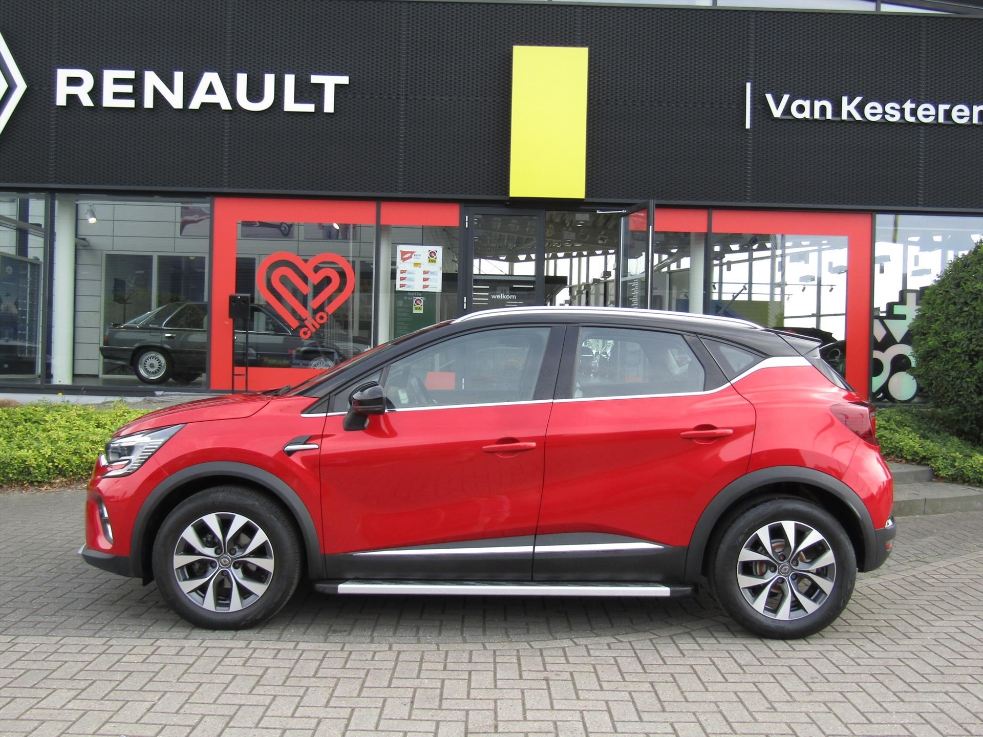 RENAULT Captur TCe 130pk GPF EDC Intens / Navigatie / Camera / Blindspot / Adaptive Cruise - Control
