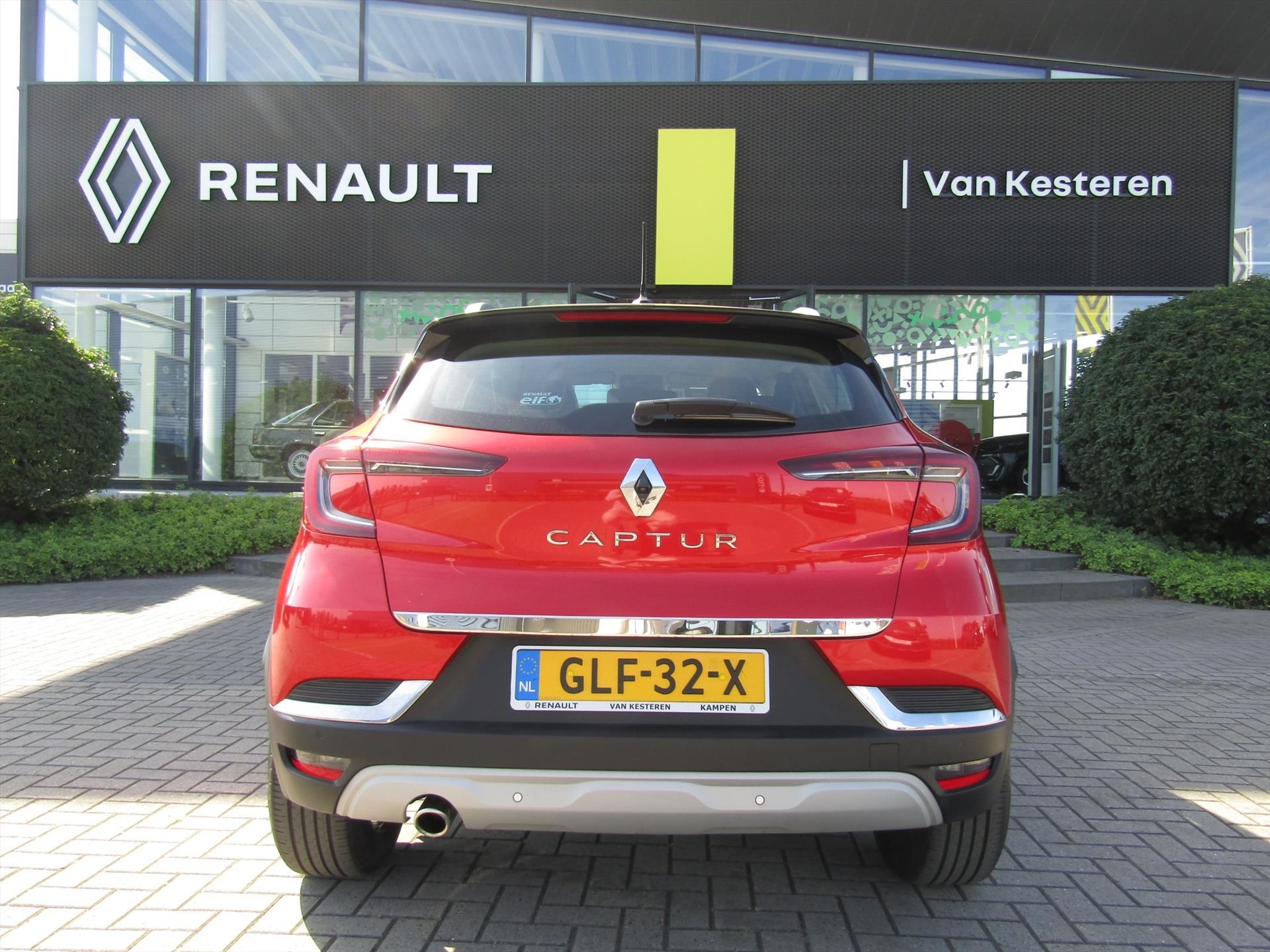 RENAULT Captur TCe 130pk GPF EDC Intens / Navigatie / Camera / Blindspot / Adaptive Cruise - Control