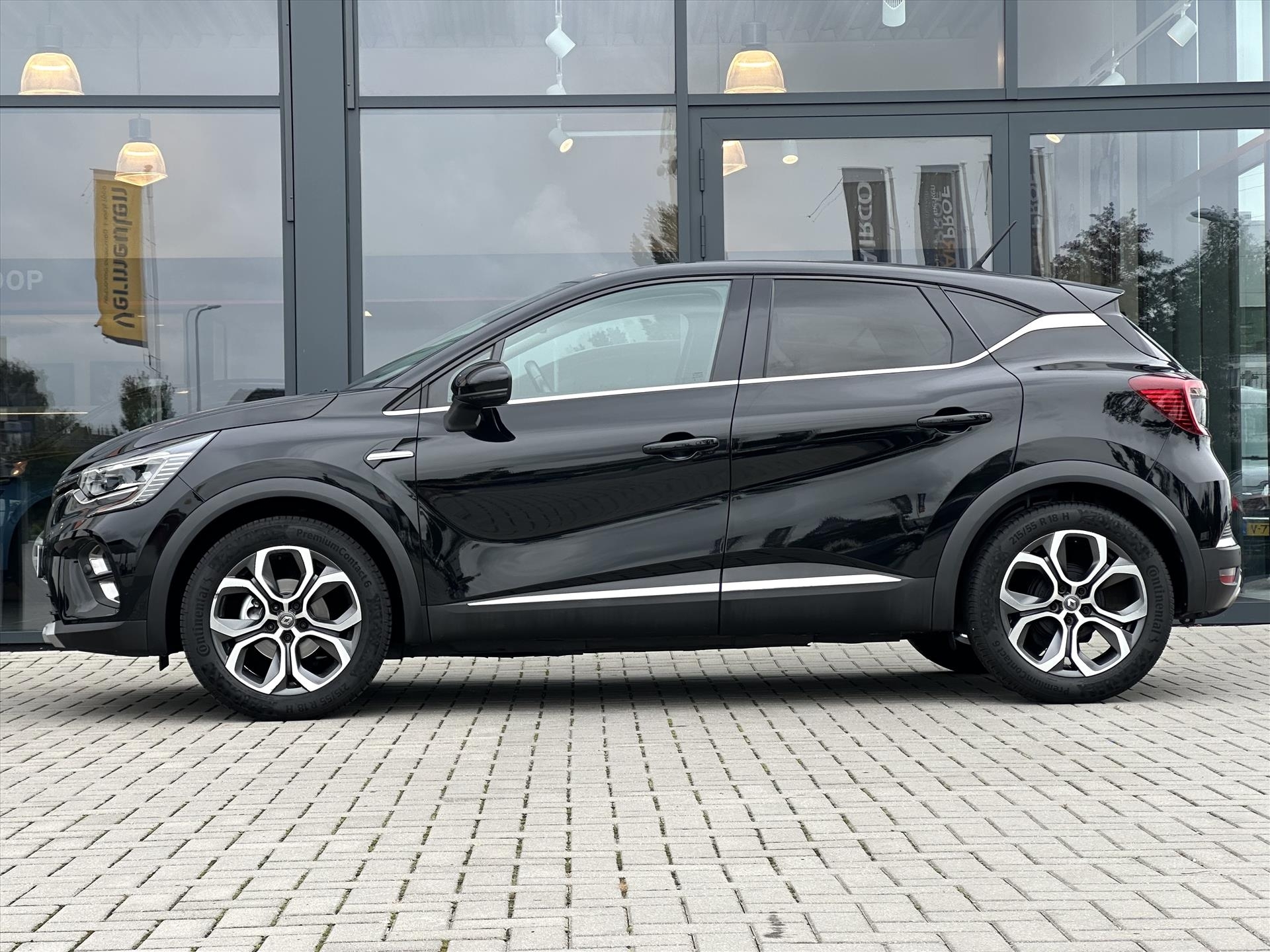 RENAULT Captur TCe 130pk GPF Intens | Trekh. | Schuif-Kanteldak | Cam. | Keyless | PDC V+A | BOSE | Caravantrekker | NL Auto |