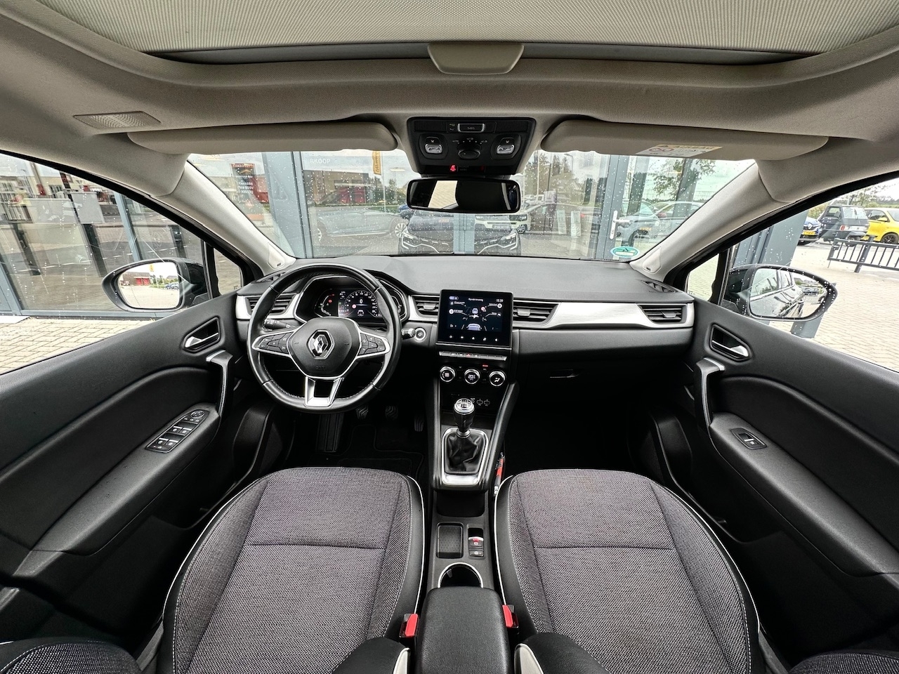 RENAULT Captur TCe 130pk GPF Intens | Trekh. | Schuif-Kanteldak | Cam. | Keyless | PDC V+A | BOSE | Caravantrekker | NL Auto |