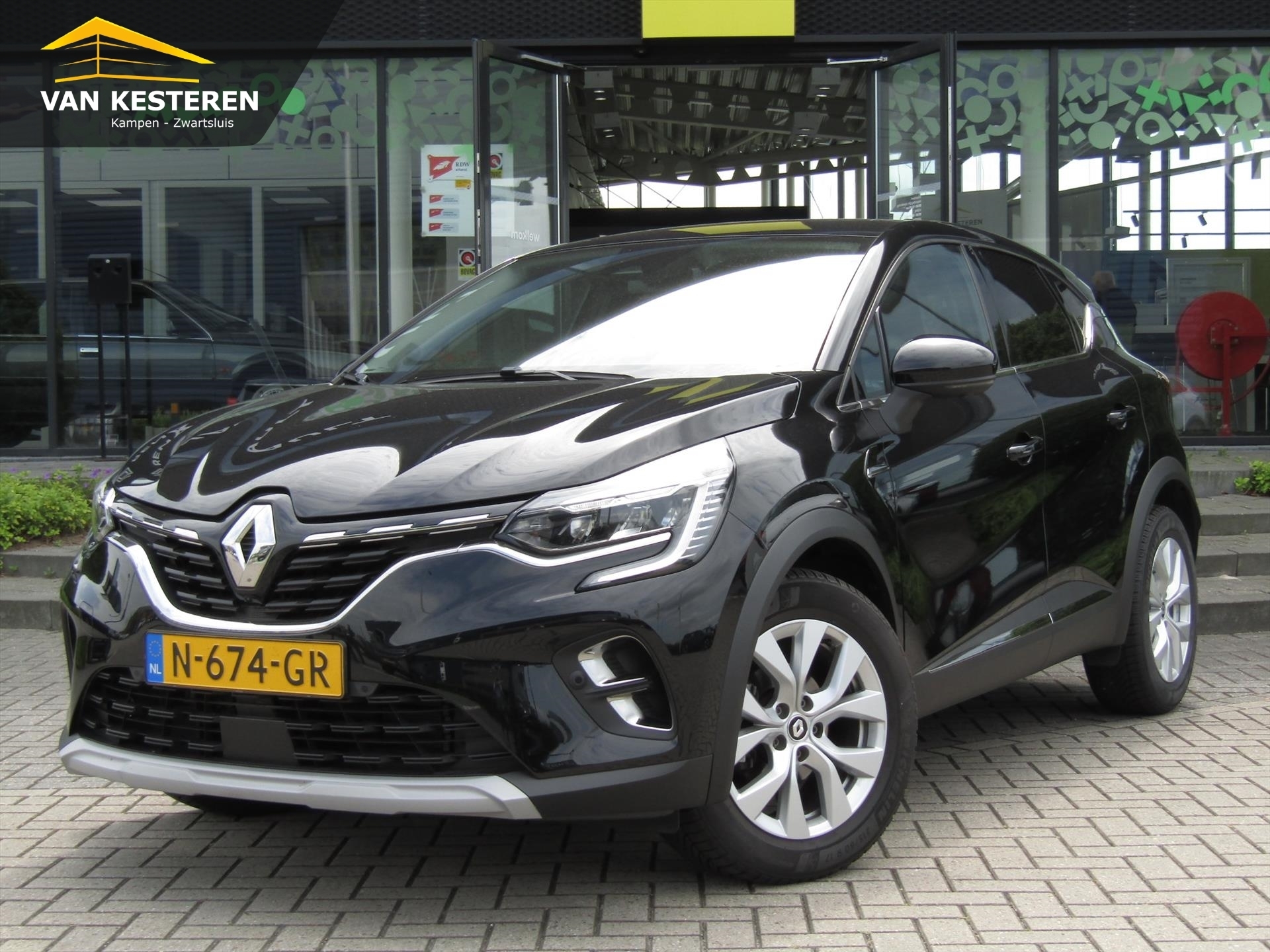 RENAULT Captur TCe 140pk GPF EDC Intens  / 9,3 Navigatie / Camera / Stoelverwarming / Blindspot