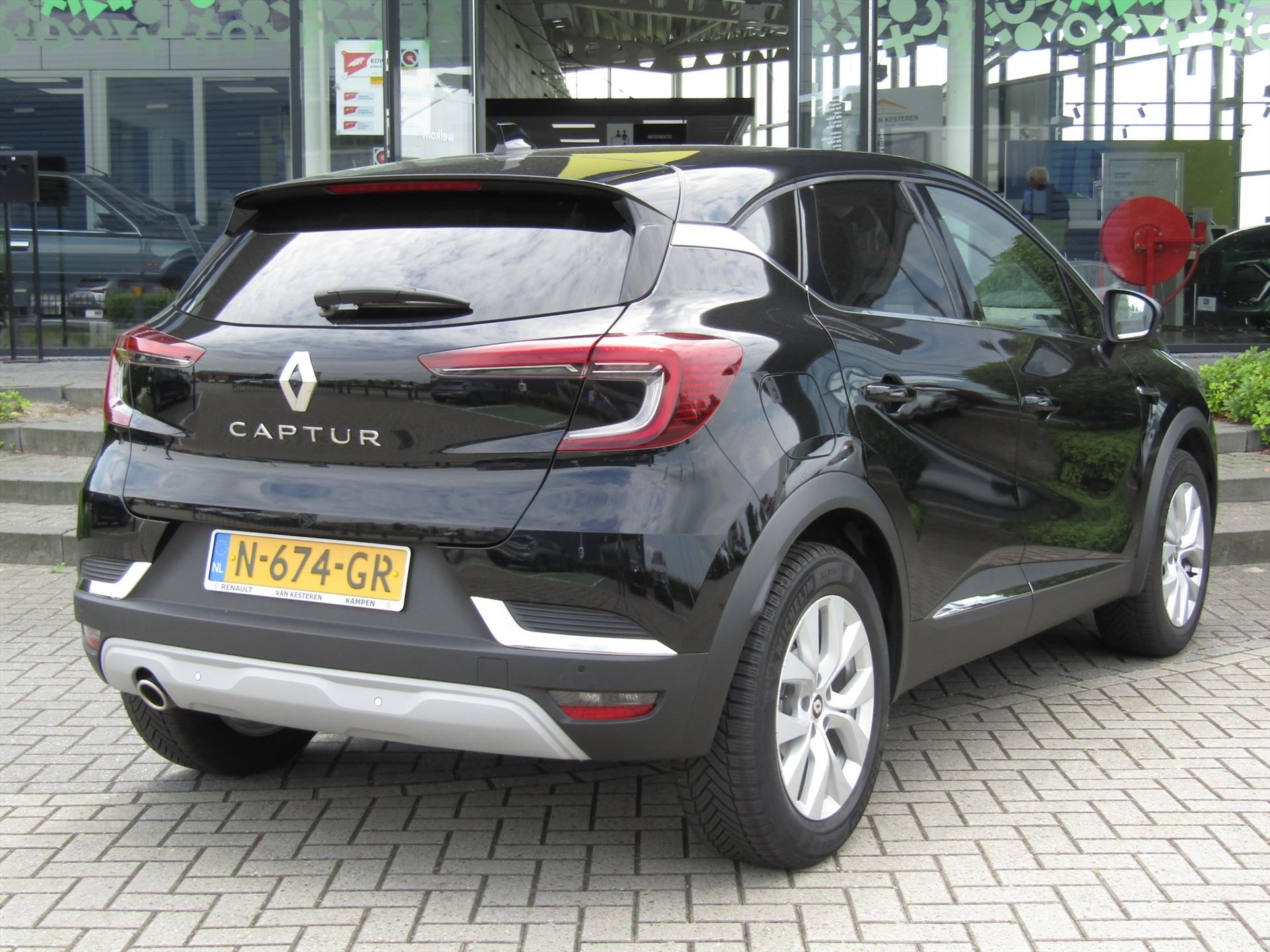 RENAULT Captur TCe 140pk GPF EDC Intens  / 9,3 Navigatie / Camera / Stoelverwarming / Blindspot