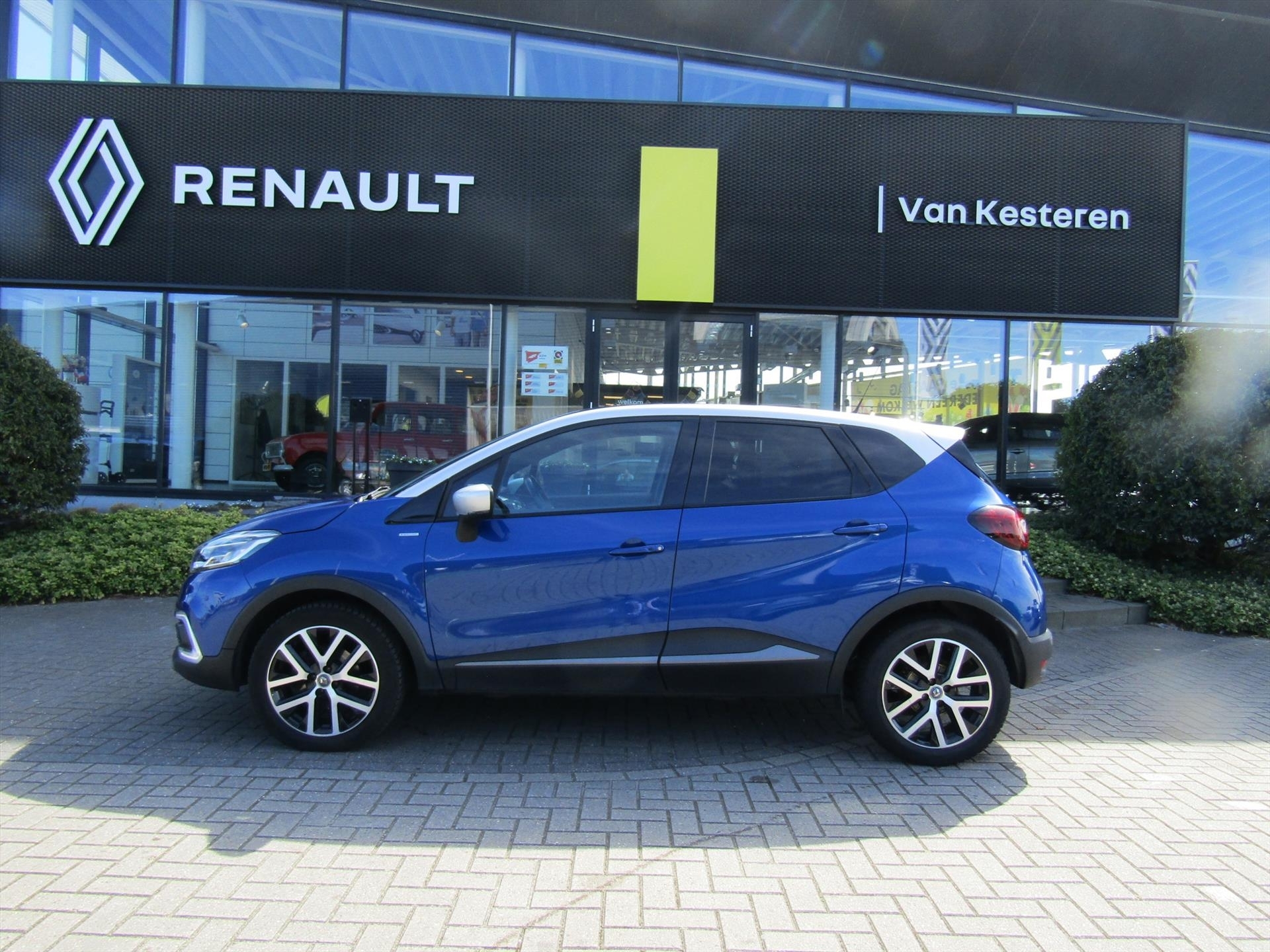 RENAULT Captur TCe 150pk EDC GPF Version S / Panoramadak / Navigatie / Camera