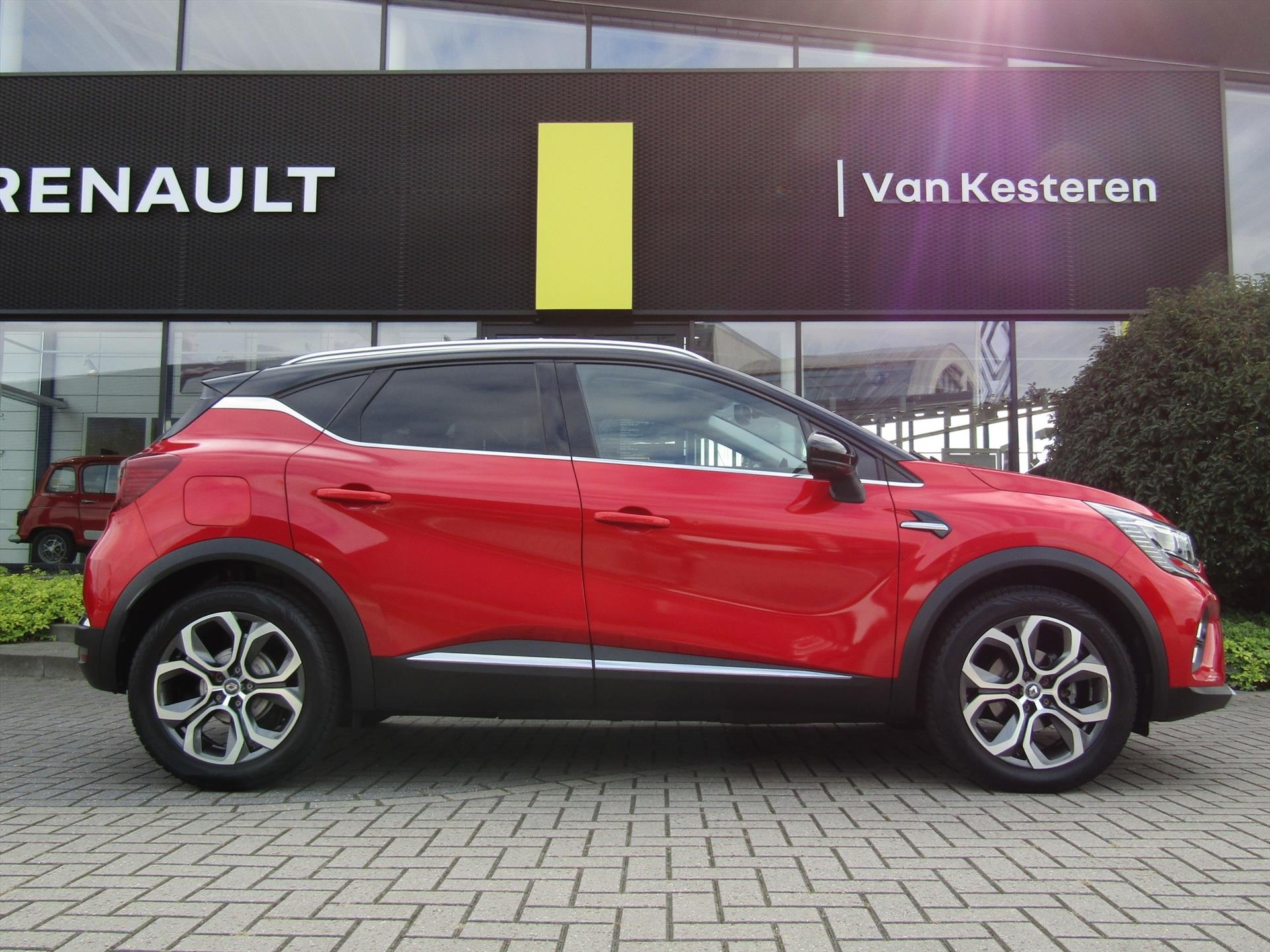 Renault Captur TCe 155pk GPF EDC Intens / Trekhaak / Navigatie / Camera / Blindspot / Caravantrekker