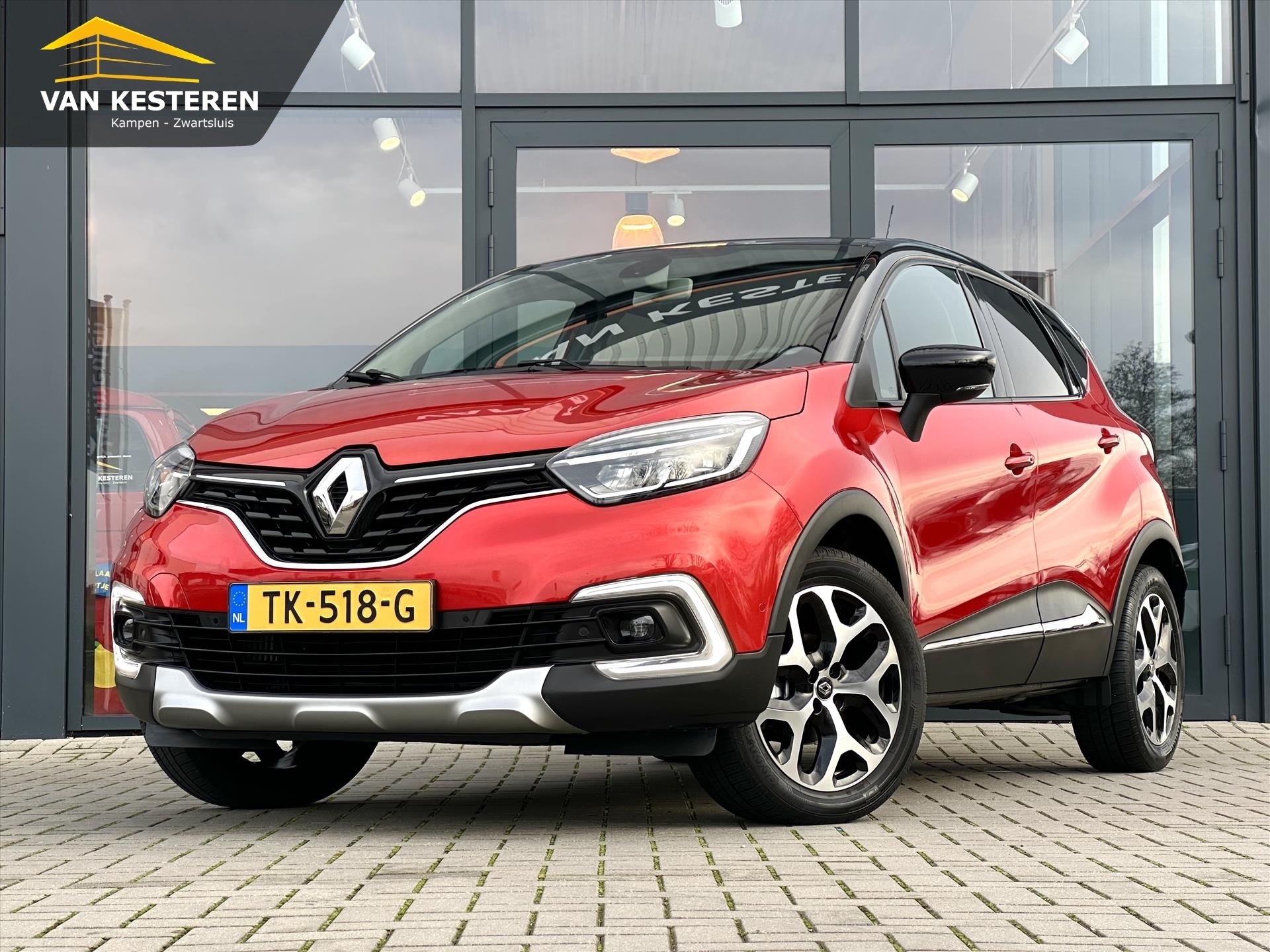 Renault Captur TCe 90  Intens / Navigatie / Camera / Blindspot Warning / Compleet dealer O.H