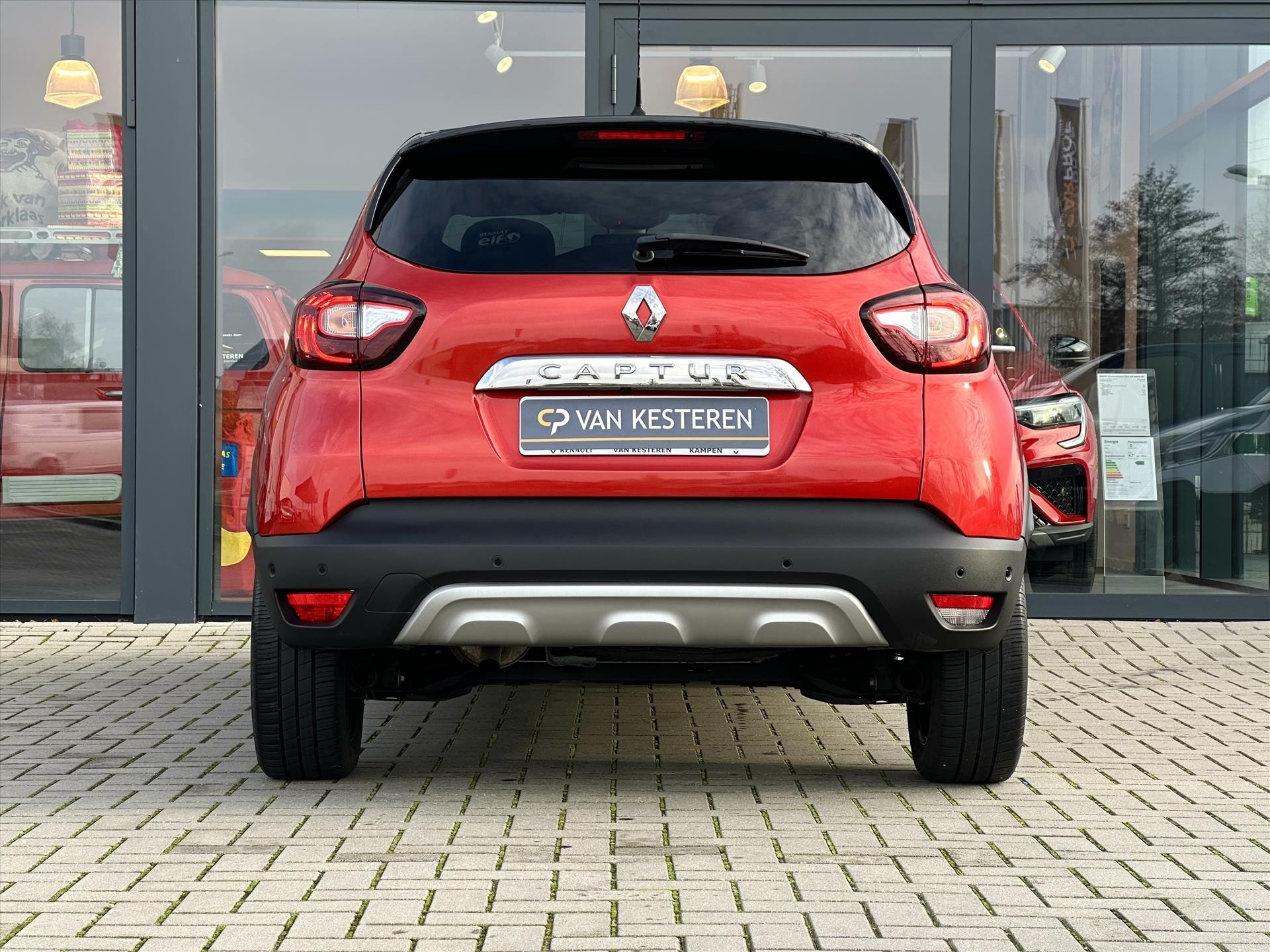 Renault Captur TCe 90  Intens / Navigatie / Camera / Blindspot Warning / Compleet dealer O.H