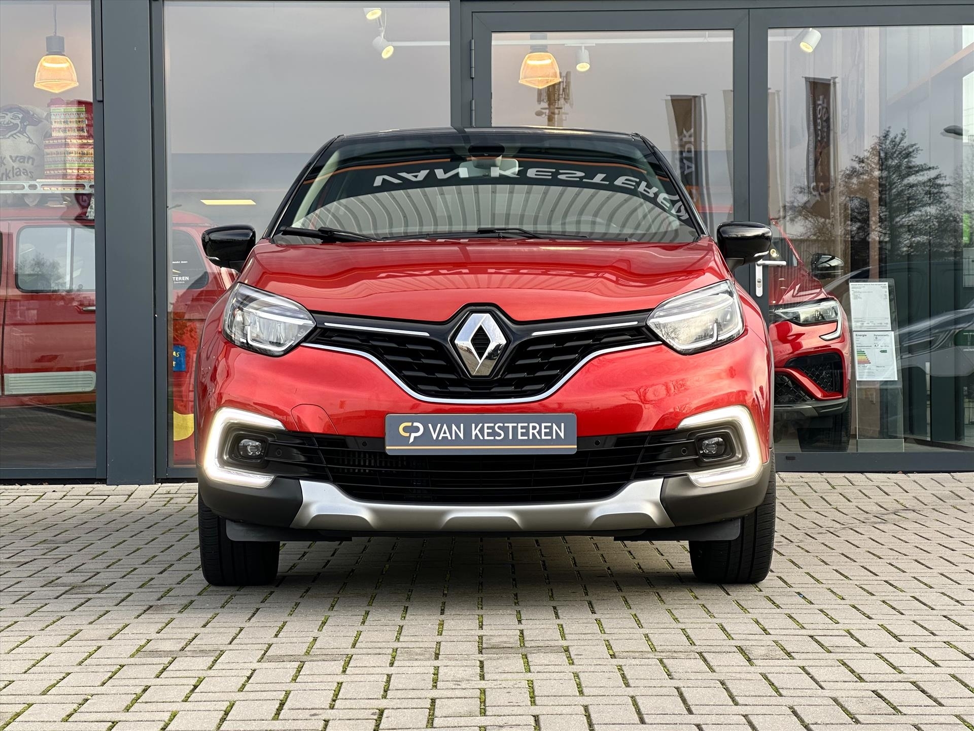 Renault Captur TCe 90  Intens / Navigatie / Camera / Blindspot Warning / Compleet dealer O.H