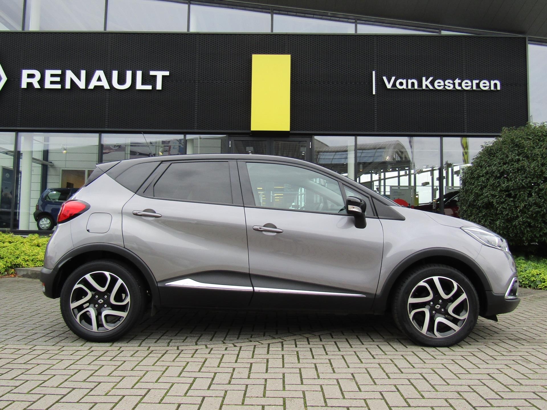 RENAULT Captur TCe 90PK Dynamique / 1e eigenaar / Trekhaak / Navigatie / Camera