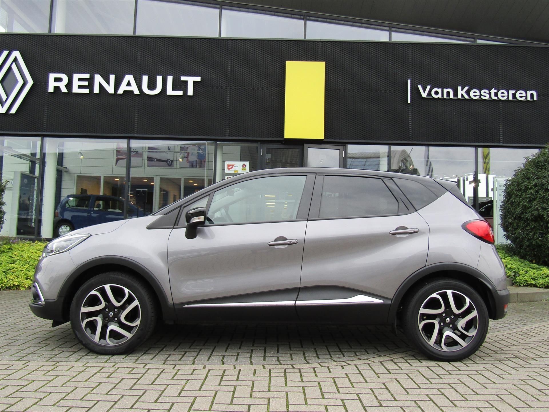 RENAULT Captur TCe 90PK Dynamique / 1e eigenaar / Trekhaak / Navigatie / Camera