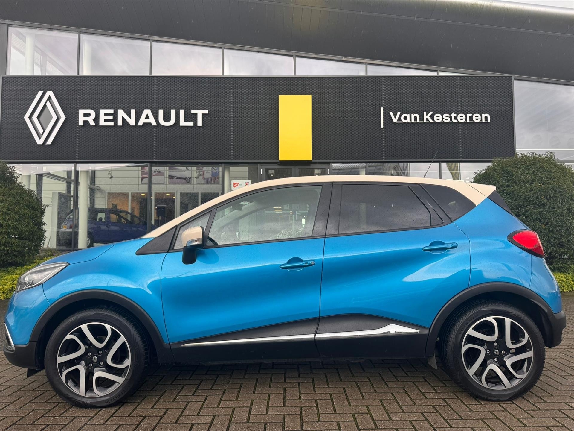 RENAULT Captur  TCe 90PK Dynamique / Navigatie / Camera / Leder / Compleet dealer O.H.
