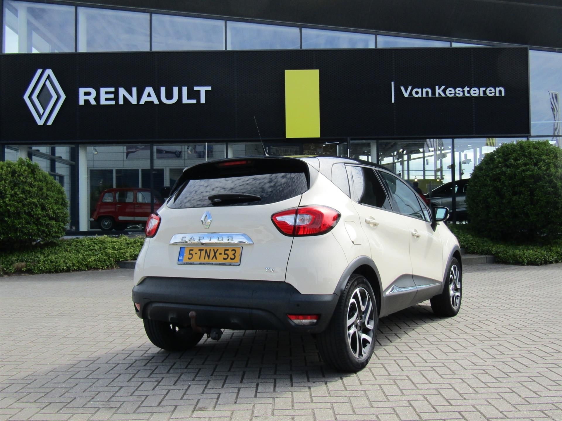 RENAULT Captur TCe 90PK Dynamique / Trekhaak / Navigatie / Camera / 1e eigenaar / Compleet dealer O.H.