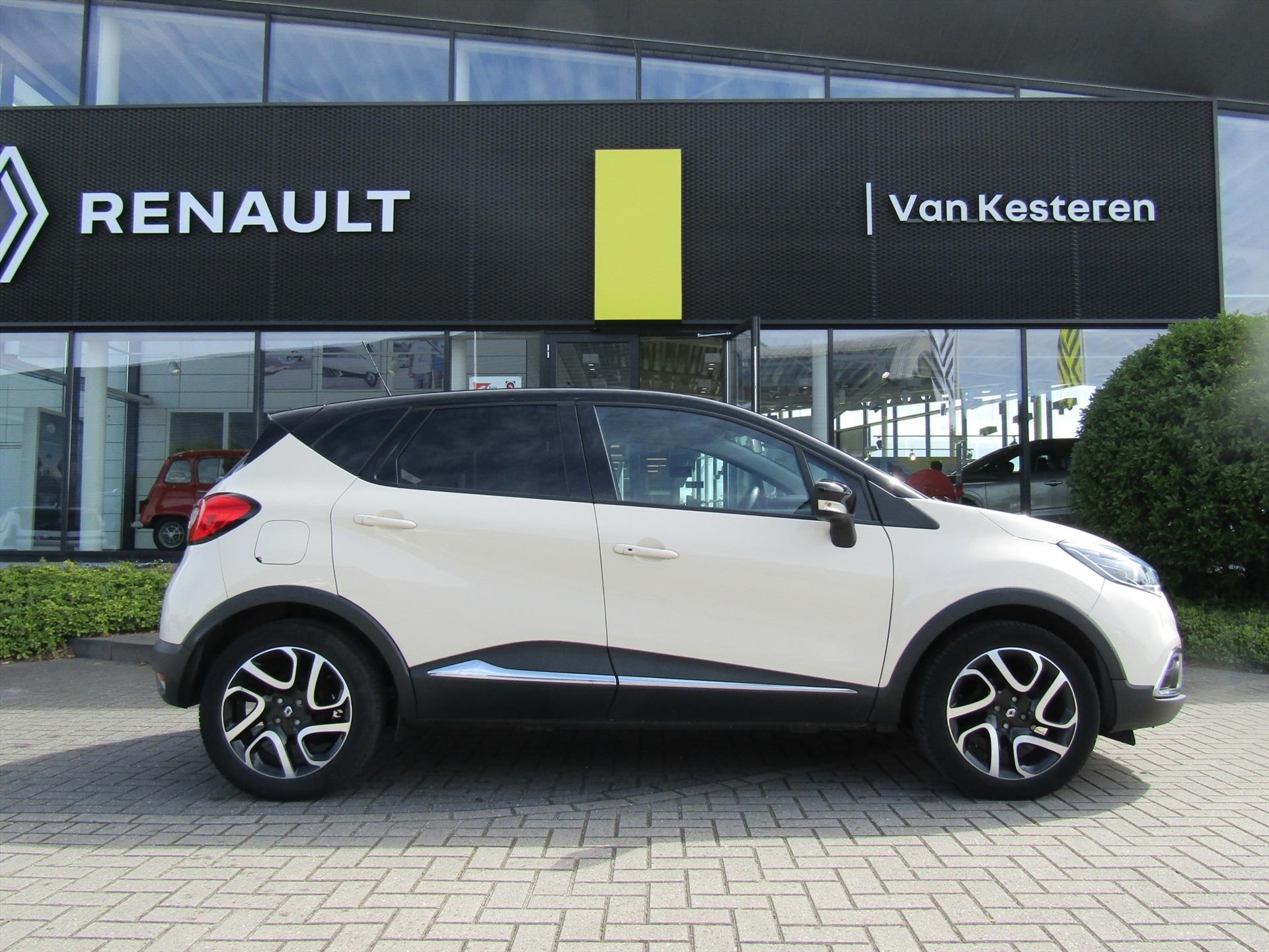 RENAULT Captur TCe 90PK Dynamique / Trekhaak / Navigatie / Camera / 1e eigenaar / Compleet dealer O.H.