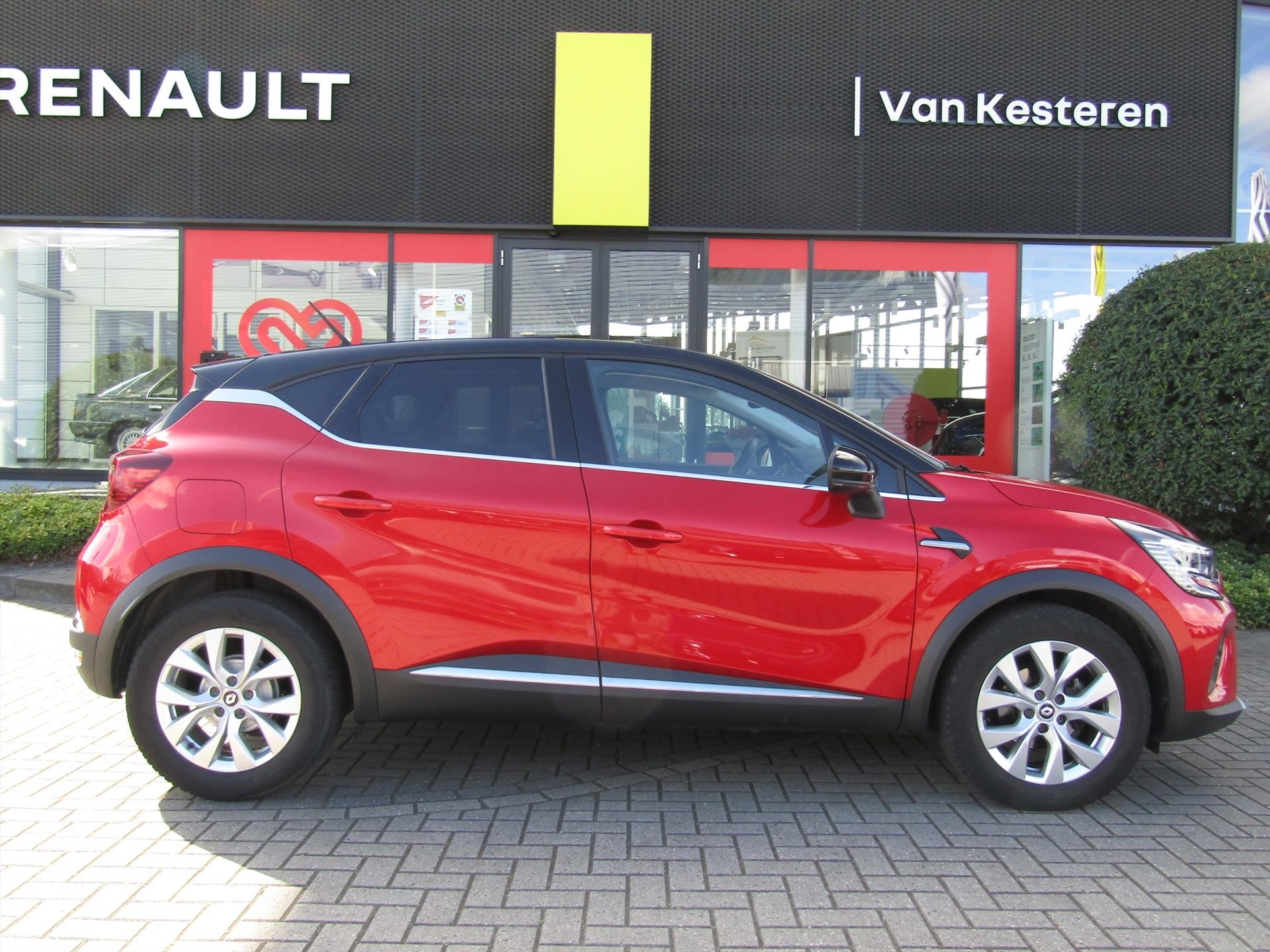 RENAULT Captur TCe 90pk GPF Intens / Camera /  1e eigenaar / Compleet dealer O.H.