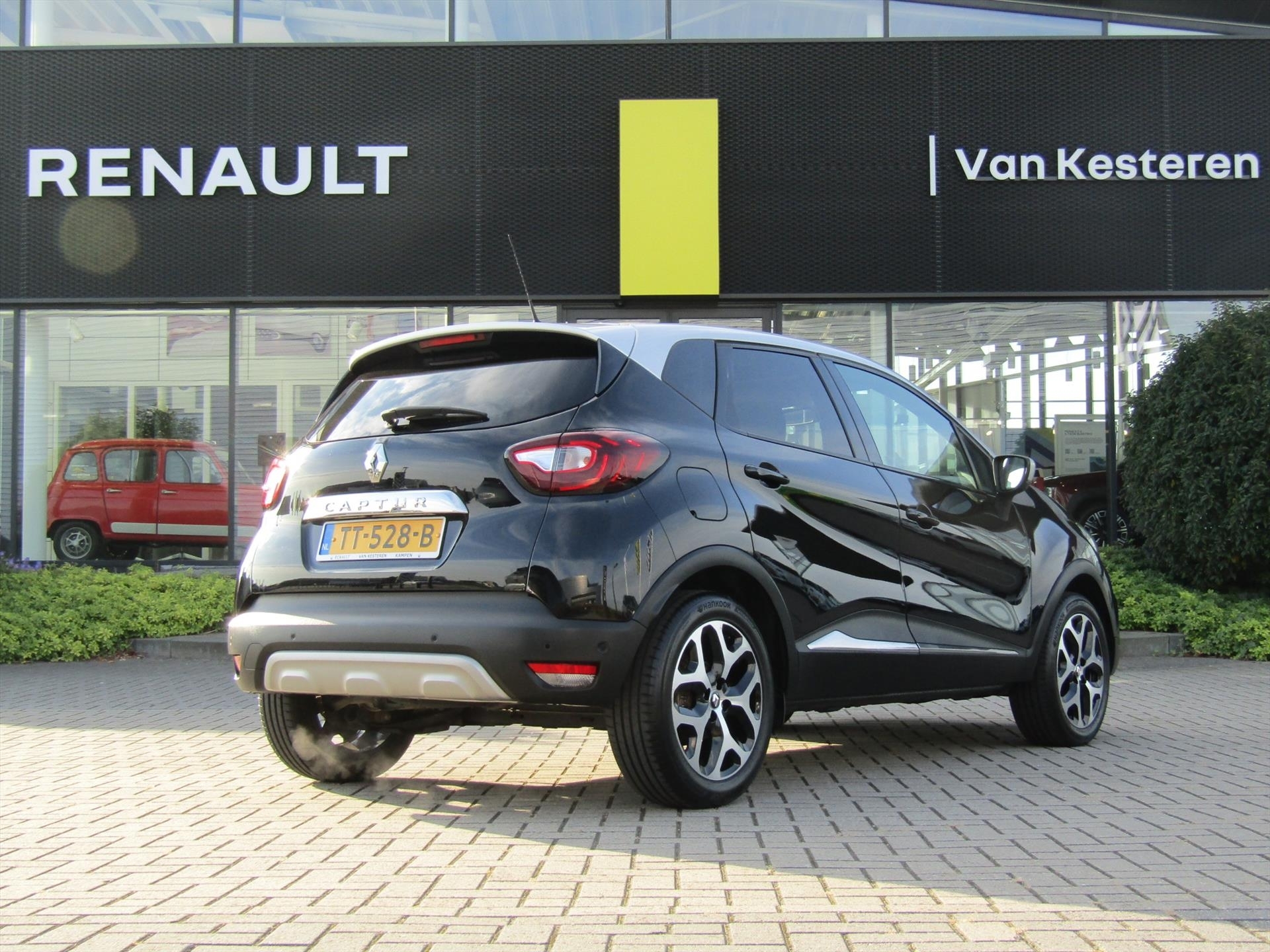 RENAULT Captur TCe 90pk Intens / Panoramadak / Navigatie / Camera / Blindspotwarning / 1e eigenaar